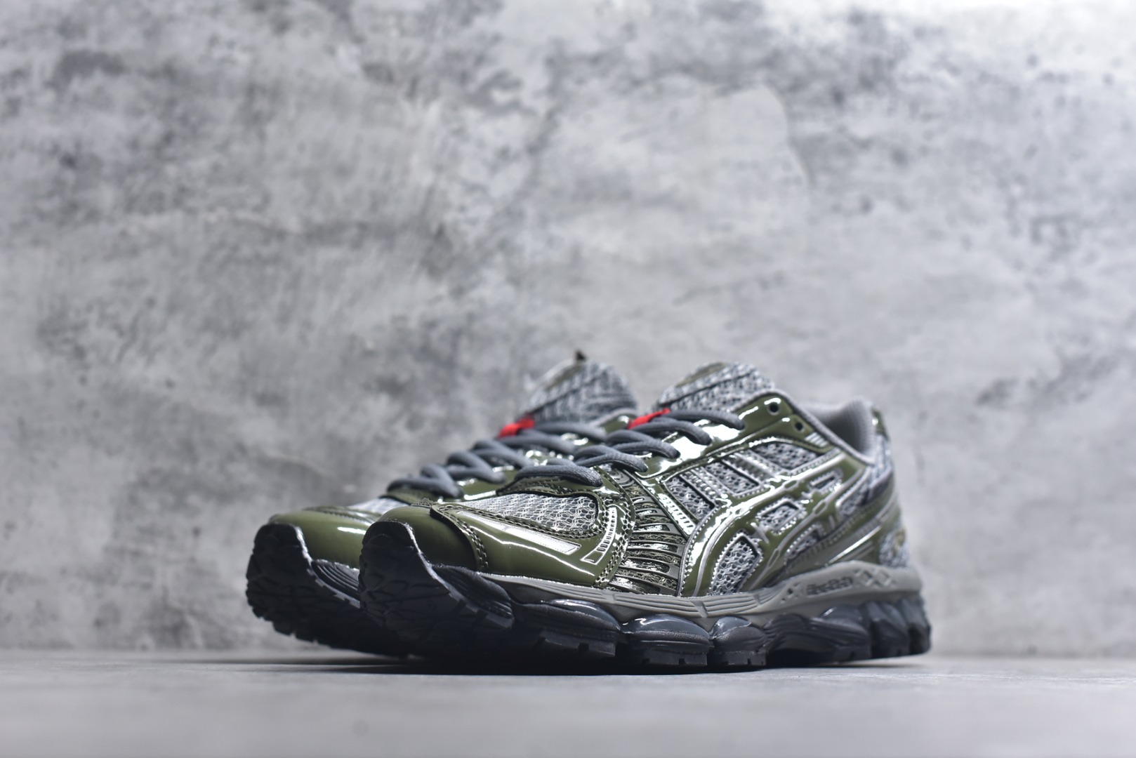 图片[2]-#Asics Gel-Kayano 12.1 亚瑟士 运动休闲透气专业跑鞋 采用工程弹性双层再生针织密度鞋面材质 后跟3D可视GEL缓震乳胶物料 升级FF BLAST PLUS全新缓震中底部位科技材质 外置高耐磨橡胶外底 稳步升级 跑出节奏 货号：1203A869-021 尺码：36-47-选品中心