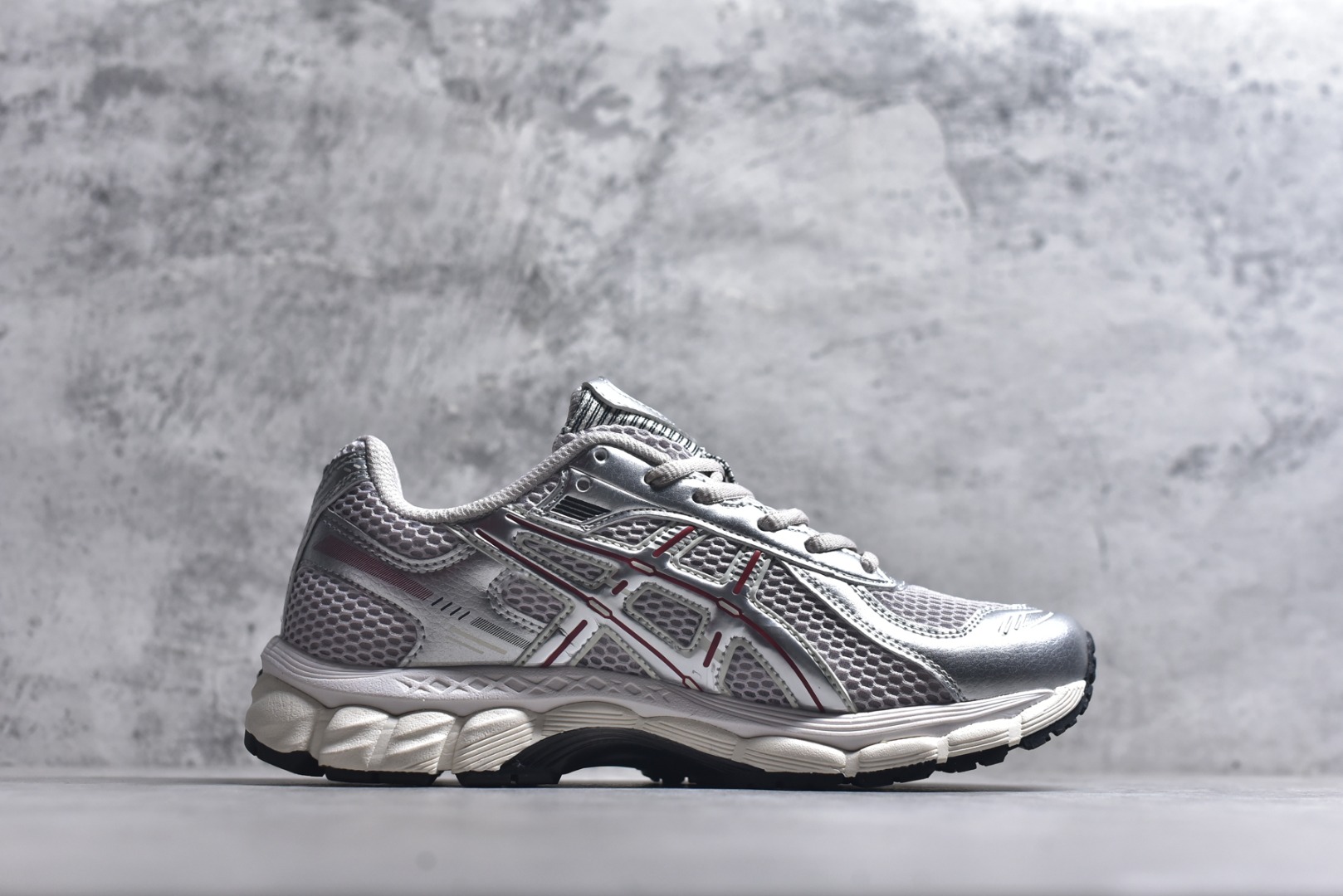 图片[3]-#AsicsGel-Kayano 12.1 亚瑟士运动休闲透气专业跑鞋 提供出众的稳定性与缓冲 此种置于中底内部的自适应发泡材料 可在每一次冲击后帮助足弓重新定位 强化迈步时的支撑性中底处的另一项升级为FFBLASTTM PLUSECO缓冲科技 此种材料含有约24%的生物基成分 可在每一步中创造绵柔的触地脚感PureGELM科技位干鞋跟底部 柔软度比标准GELM科技高65% 为长跑训练者带来令人惊奇的运动顺畅感 货号： 1203A905-020 尺码： 36 -47-选品中心