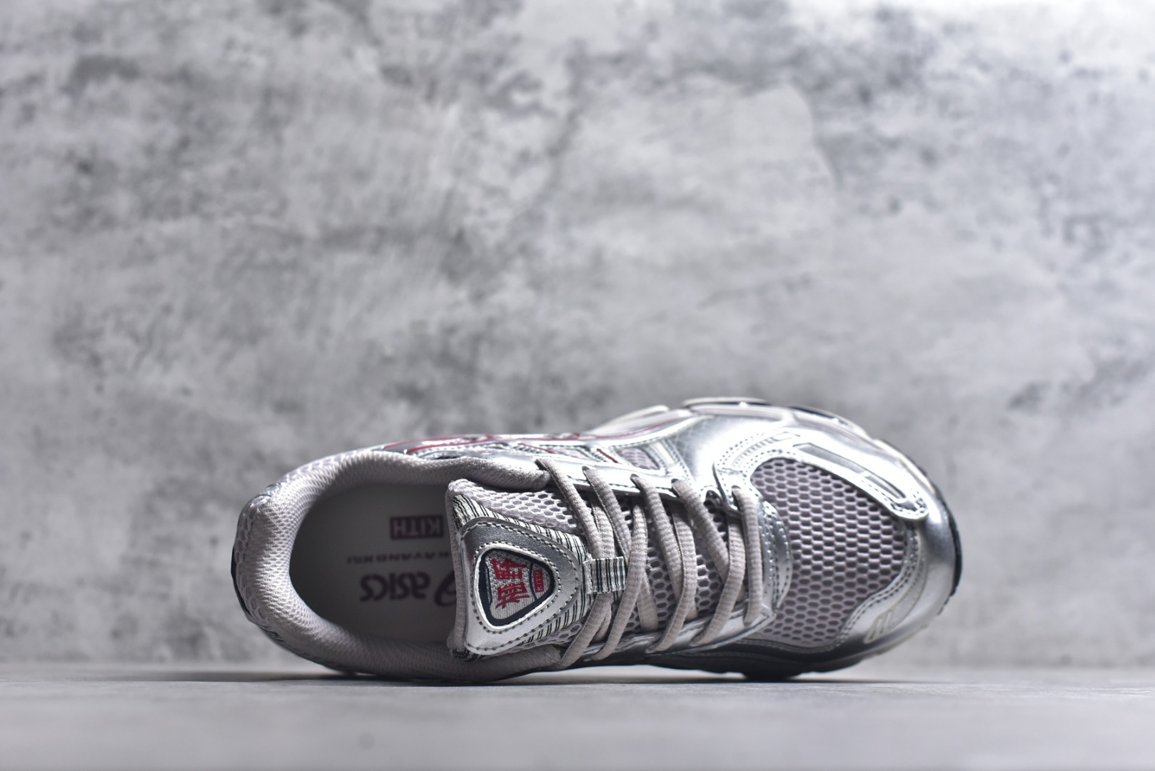 图片[4]-#AsicsGel-Kayano 12.1 亚瑟士运动休闲透气专业跑鞋 提供出众的稳定性与缓冲 此种置于中底内部的自适应发泡材料 可在每一次冲击后帮助足弓重新定位 强化迈步时的支撑性中底处的另一项升级为FFBLASTTM PLUSECO缓冲科技 此种材料含有约24%的生物基成分 可在每一步中创造绵柔的触地脚感PureGELM科技位干鞋跟底部 柔软度比标准GELM科技高65% 为长跑训练者带来令人惊奇的运动顺畅感 货号： 1203A905-020 尺码： 36 -47-选品中心