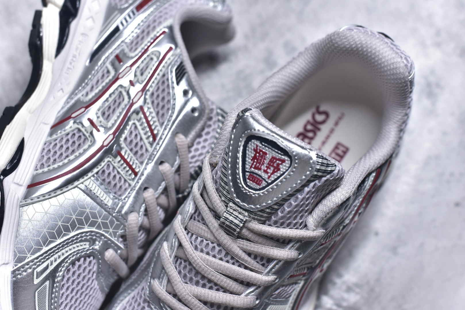 图片[9]-#AsicsGel-Kayano 12.1 亚瑟士运动休闲透气专业跑鞋 提供出众的稳定性与缓冲 此种置于中底内部的自适应发泡材料 可在每一次冲击后帮助足弓重新定位 强化迈步时的支撑性中底处的另一项升级为FFBLASTTM PLUSECO缓冲科技 此种材料含有约24%的生物基成分 可在每一步中创造绵柔的触地脚感PureGELM科技位干鞋跟底部 柔软度比标准GELM科技高65% 为长跑训练者带来令人惊奇的运动顺畅感 货号： 1203A905-020 尺码： 36 -47-选品中心