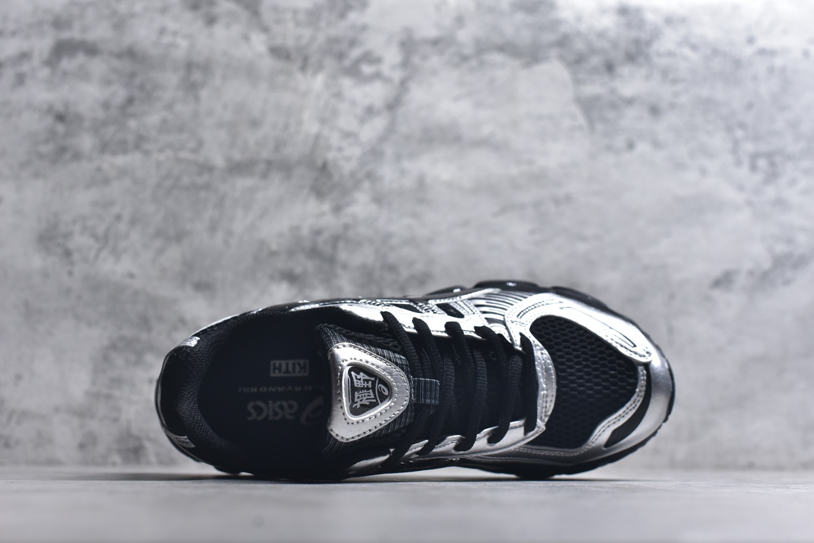 图片[4]-#AsicsGel-Kayano 12.1 亚瑟士运动休闲透气专业跑鞋 提供出众的稳定性与缓冲 此种置于中底内部的自适应发泡材料 可在每一次冲击后帮助足弓重新定位 强化迈步时的支撑性中底处的另一项升级为FFBLASTTM PLUSECO缓冲科技 此种材料含有约24%的生物基成分 可在每一步中创造绵柔的触地脚感PureGELM科技位干鞋跟底部 柔软度比标准GELM科技高65% 为长跑训练者带来令人惊奇的运动顺畅感 货号： 1203A759-001 尺码： 36-47-选品中心