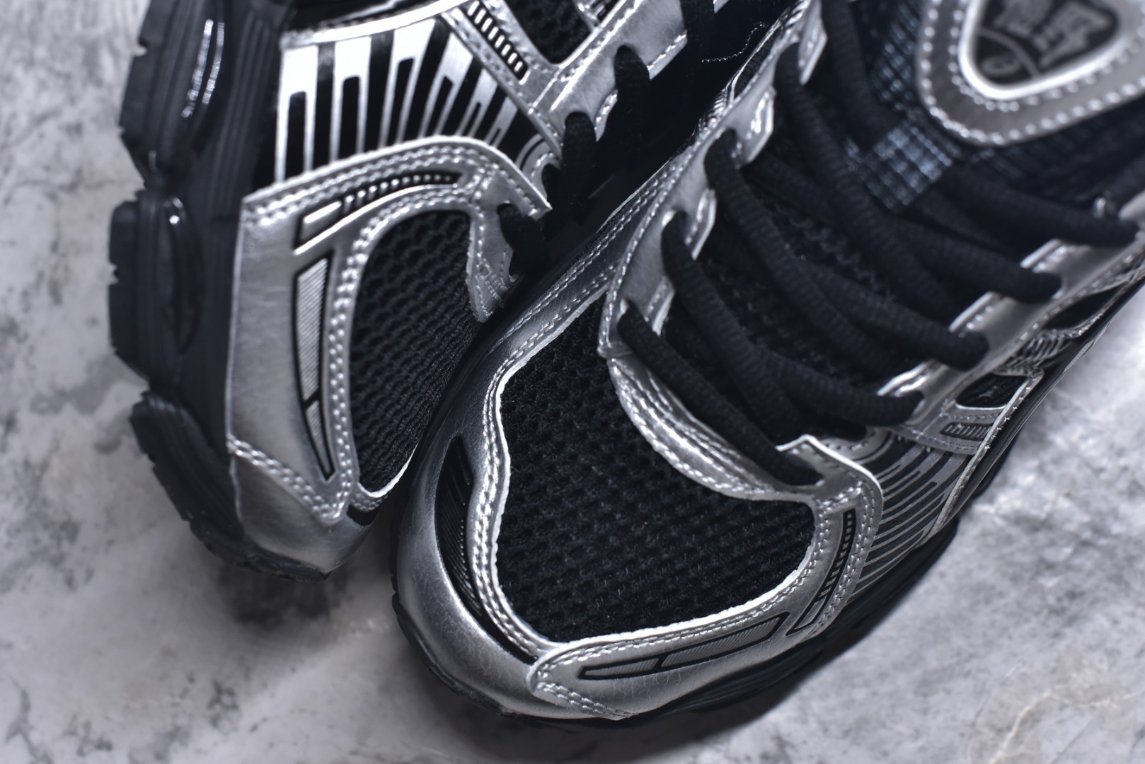 图片[8]-#AsicsGel-Kayano 12.1 亚瑟士运动休闲透气专业跑鞋 提供出众的稳定性与缓冲 此种置于中底内部的自适应发泡材料 可在每一次冲击后帮助足弓重新定位 强化迈步时的支撑性中底处的另一项升级为FFBLASTTM PLUSECO缓冲科技 此种材料含有约24%的生物基成分 可在每一步中创造绵柔的触地脚感PureGELM科技位干鞋跟底部 柔软度比标准GELM科技高65% 为长跑训练者带来令人惊奇的运动顺畅感 货号： 1203A759-001 尺码： 36-47-选品中心