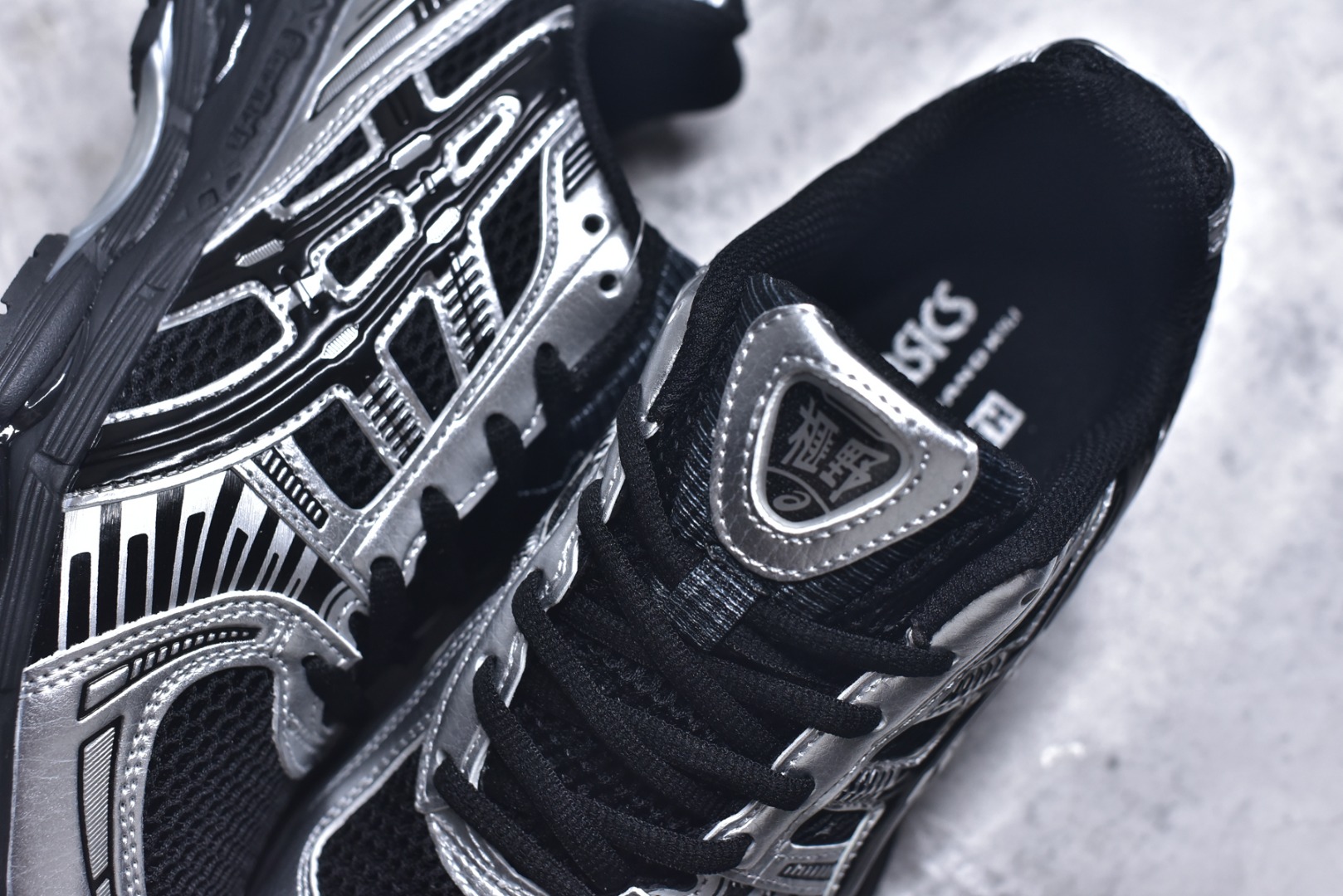 图片[9]-#AsicsGel-Kayano 12.1 亚瑟士运动休闲透气专业跑鞋 提供出众的稳定性与缓冲 此种置于中底内部的自适应发泡材料 可在每一次冲击后帮助足弓重新定位 强化迈步时的支撑性中底处的另一项升级为FFBLASTTM PLUSECO缓冲科技 此种材料含有约24%的生物基成分 可在每一步中创造绵柔的触地脚感PureGELM科技位干鞋跟底部 柔软度比标准GELM科技高65% 为长跑训练者带来令人惊奇的运动顺畅感 货号： 1203A759-001 尺码： 36-47-选品中心