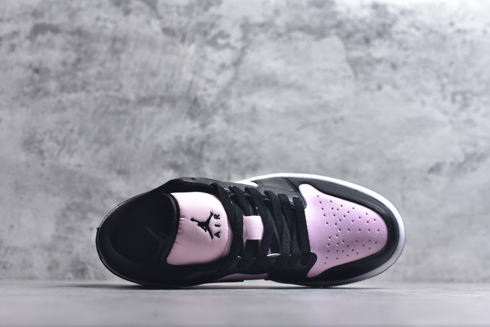 图片[4]-#Air Jordan AJ1 Low 低帮 IO3394-663 全新流水线出品 DT版本唯一平替选择 市场第二梯队最强版 全部原鞋开发 原楦原纸板开发 全鞋电脑针车 原厂内置全掌气垫 原盒内在原标 唯一Zp原版鞋带绑法 免检产品 全新2022版型 全头层皮料 完美零毛边处理 原厂配置全掌气垫 价格定位良心 几十个配色陆续出货 实拍调校N版已经零色差零失真 百分百还原实物色彩所见即所得 不存在货不对板色差等低级问题 选购参考实物拍摄 不混卖不参货 只用心做好货严格选品 承诺混一赔十 尺码：36 36.5 37.5 38 38.5 39 40 40.5 41 42 42.5 43 44 44.5 45-选品中心