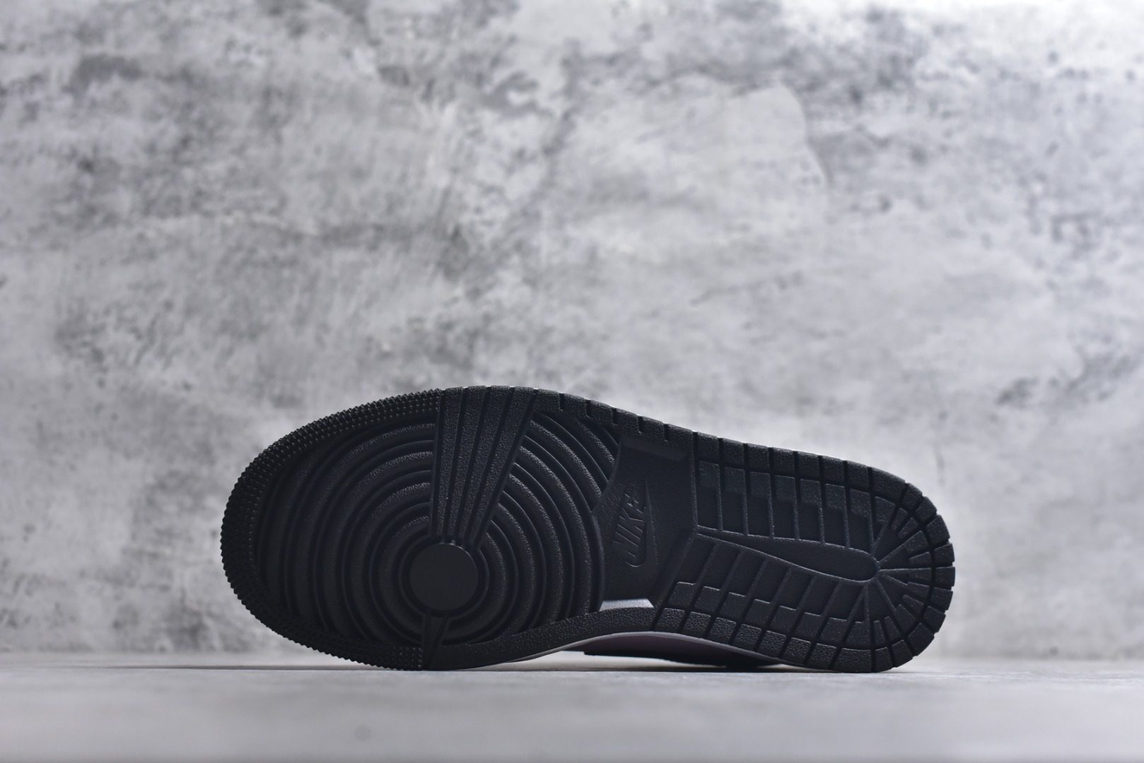 图片[6]-#Air Jordan AJ1 Low 低帮 IO3394-663 全新流水线出品 DT版本唯一平替选择 市场第二梯队最强版 全部原鞋开发 原楦原纸板开发 全鞋电脑针车 原厂内置全掌气垫 原盒内在原标 唯一Zp原版鞋带绑法 免检产品 全新2022版型 全头层皮料 完美零毛边处理 原厂配置全掌气垫 价格定位良心 几十个配色陆续出货 实拍调校N版已经零色差零失真 百分百还原实物色彩所见即所得 不存在货不对板色差等低级问题 选购参考实物拍摄 不混卖不参货 只用心做好货严格选品 承诺混一赔十 尺码：36 36.5 37.5 38 38.5 39 40 40.5 41 42 42.5 43 44 44.5 45-选品中心