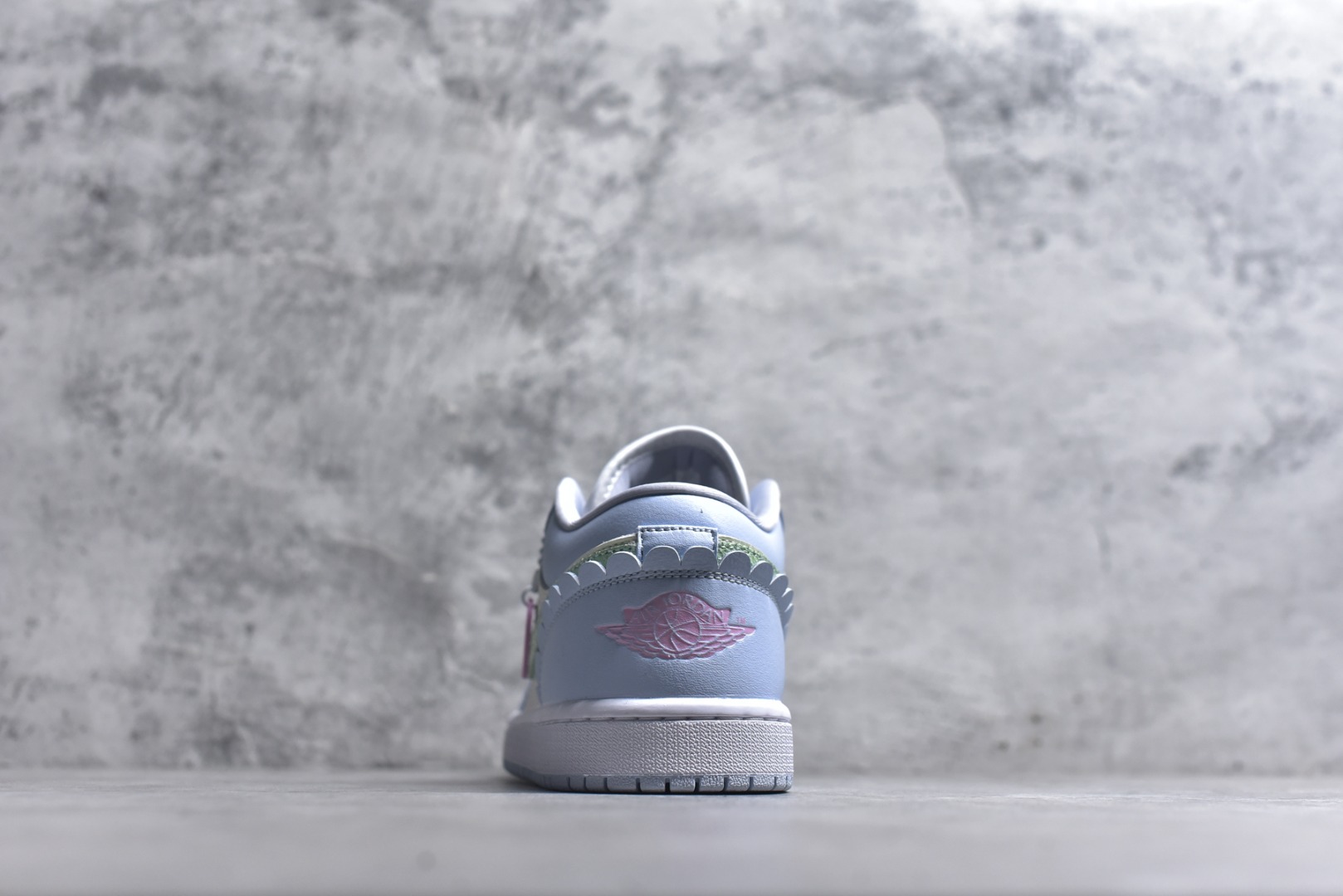 图片[5]-#Air Jordan AJ1 Low 低帮 IB7113-403 全新流水线出品 DT版本唯一平替选择 市场第二梯队最强版 全部原鞋开发 原楦原纸板开发 全鞋电脑针车 原厂内置全掌气垫 原盒内在原标 唯一Zp原版鞋带绑法 免检产品 全新2022版型 全头层皮料 完美零毛边处理 原厂配置全掌气垫 价格定位良心 几十个配色陆续出货 实拍调校N版已经零色差零失真 百分百还原实物色彩所见即所得 不存在货不对板色差等低级问题 选购参考实物拍摄 不混卖不参货 只用心做好货严格选品 承诺混一赔十 尺码：36 36.5 37.5 38 38.5 39 40 40.5 41 42 42.5 43 44 44.5 45-选品中心