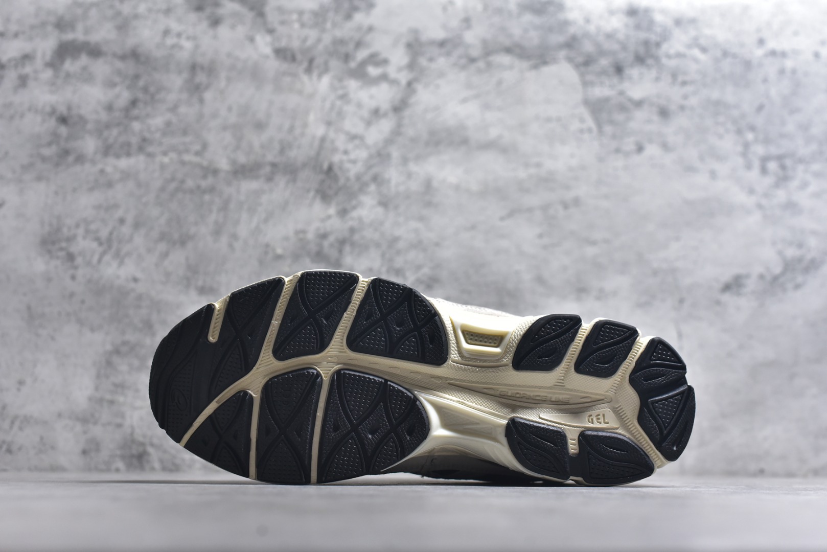 图片[6]-#Asics Gel-NYC 亚瑟士 防滑耐磨 休闲运动鞋 采用双层提花网面设计 提高包裹性和透气性 后跟搭载稳定系统科技T-GEL提升整体支撑力和结构感 减少对身体带来的冲击负荷 创新中底至轻回弹 货号：1203A634-200 尺码：36-46带半码-选品中心