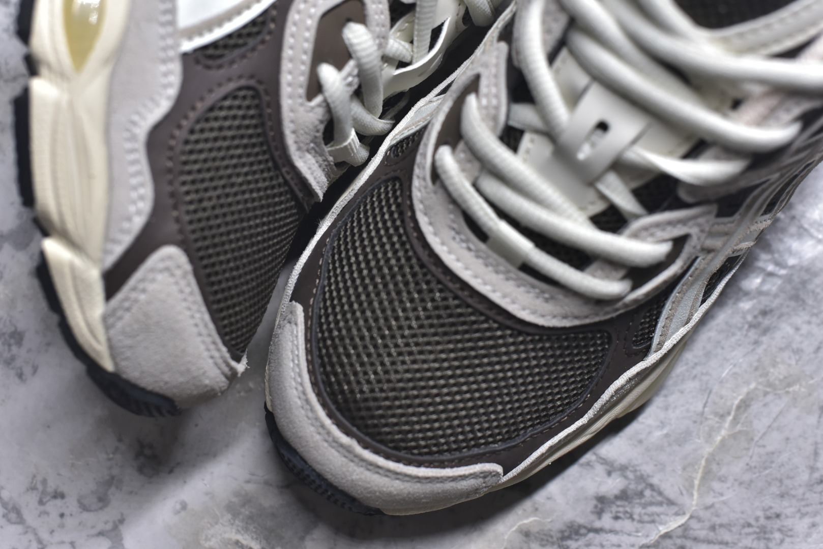 图片[8]-#Asics Gel-NYC 亚瑟士 防滑耐磨 休闲运动鞋 采用双层提花网面设计 提高包裹性和透气性 后跟搭载稳定系统科技T-GEL提升整体支撑力和结构感 减少对身体带来的冲击负荷 创新中底至轻回弹 货号：1203A634-200 尺码：36-46带半码-选品中心