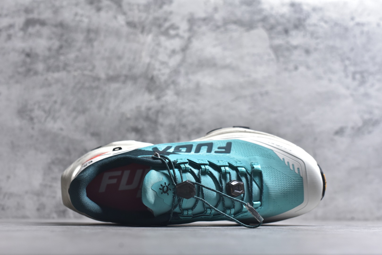 图片[4]-#凯乐石 KAILAS FUGA EX3厚底缓冲徒步跑山网布TPU减震防滑透气包裹性抗冲击轻便回弹 低帮 超强抓地力徒步跑步鞋 BOA适配系统 通过旋钮一键实现快速调节松紧 快速穿脱 YIBRAM MEGAGRIP湿地止滑大底 提供强劲抓地力 驾驭干湿路面 ECCEVAI 厚底回弹中底 缓冲回弹 泵感十足 更抓地 减少消耗-前掌加宽4% 后跟加宽15% 更缓震久跑不累-缓震回弹提升20% 更稳定 减少关节伤害-加高和梯形设计加宽 更包裹 更舒适-楦型升级 加强脚背中腰包裹性 货号：KS2513108 尺码：36 36.5 37.5 38 38.5 39 40 40.5 41 42 42.5 43 44 45-选品中心