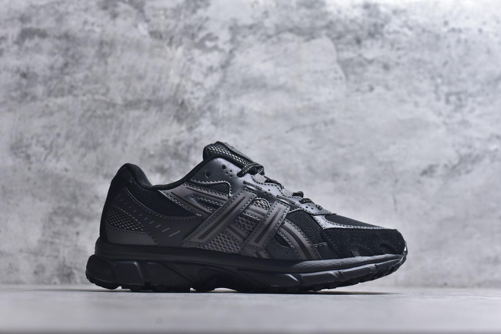 图片[3]-#ASICS Gel-Sonoma TR62 出行 百搭通勤减震防滑 低帮 休闲训练跑步鞋 男女同款 ASICS（亚瑟士）是日本实业家鬼冢喜八郎创立的跑鞋运动品牌，名字想法源自著名的拉丁谚语“AnimaSana In Corpore Sano”，意为“健全的精神寓于强健的体魄”。正如其名字的含义，ASICS亚瑟士一直坚信保持身体的健康与活力是打造健康快乐的生活方式的最佳途径。亚瑟士的跑鞋、篮球鞋等系列集专业与美貌于一身，拥有极高的热度。2016年，ASICS在“2016年日本最佳全球品牌”排行榜名列第17名。尺码：36 37 37.5 38 39 39.5 40 40.5 41.5 42 42.5 43.5 44 45-选品中心