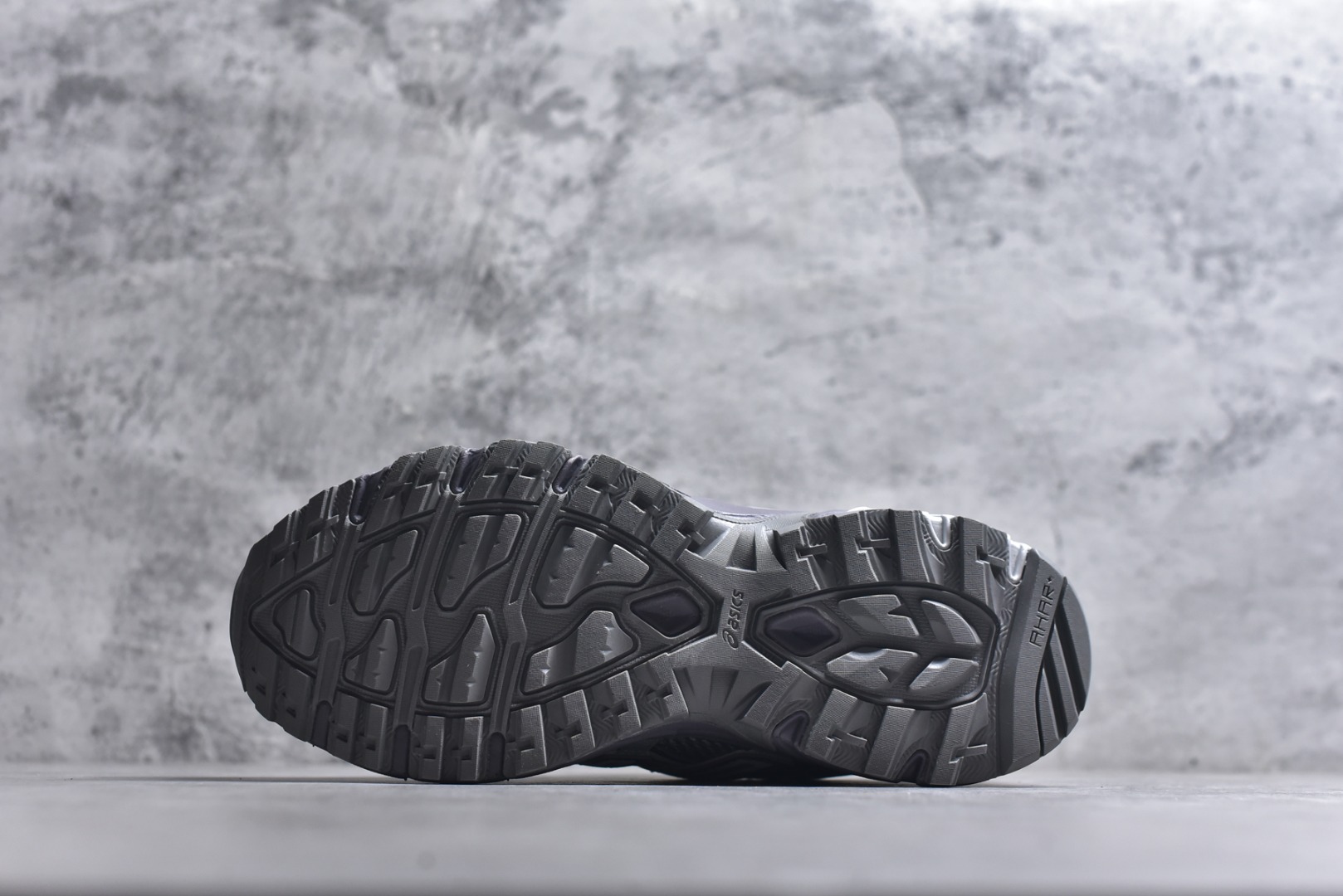 图片[6]-#ASICS Gel-Sonoma TR62 出行 百搭通勤减震防滑 低帮 休闲训练跑步鞋 男女同款 ASICS（亚瑟士）是日本实业家鬼冢喜八郎创立的跑鞋运动品牌，名字想法源自著名的拉丁谚语“AnimaSana In Corpore Sano”，意为“健全的精神寓于强健的体魄”。正如其名字的含义，ASICS亚瑟士一直坚信保持身体的健康与活力是打造健康快乐的生活方式的最佳途径。亚瑟士的跑鞋、篮球鞋等系列集专业与美貌于一身，拥有极高的热度。2016年，ASICS在“2016年日本最佳全球品牌”排行榜名列第17名。尺码：36 37 37.5 38 39 39.5 40 40.5 41.5 42 42.5 43.5 44 45-选品中心