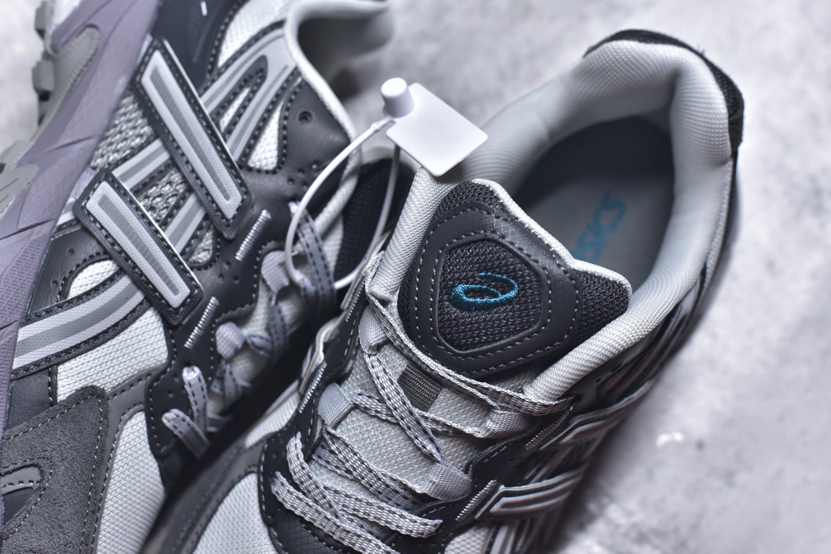 图片[9]-#ASICS Gel-Sonoma TR62 出行 百搭通勤减震防滑 低帮 休闲训练跑步鞋 男女同款 ASICS（亚瑟士）是日本实业家鬼冢喜八郎创立的跑鞋运动品牌，名字想法源自著名的拉丁谚语“AnimaSana In Corpore Sano”，意为“健全的精神寓于强健的体魄”。正如其名字的含义，ASICS亚瑟士一直坚信保持身体的健康与活力是打造健康快乐的生活方式的最佳途径。亚瑟士的跑鞋、篮球鞋等系列集专业与美貌于一身，拥有极高的热度。2016年，ASICS在“2016年日本最佳全球品牌”排行榜名列第17名。尺码：36 37 37.5 38 39 39.5 40 40.5 41.5 42 42.5 43.5 44 45-选品中心