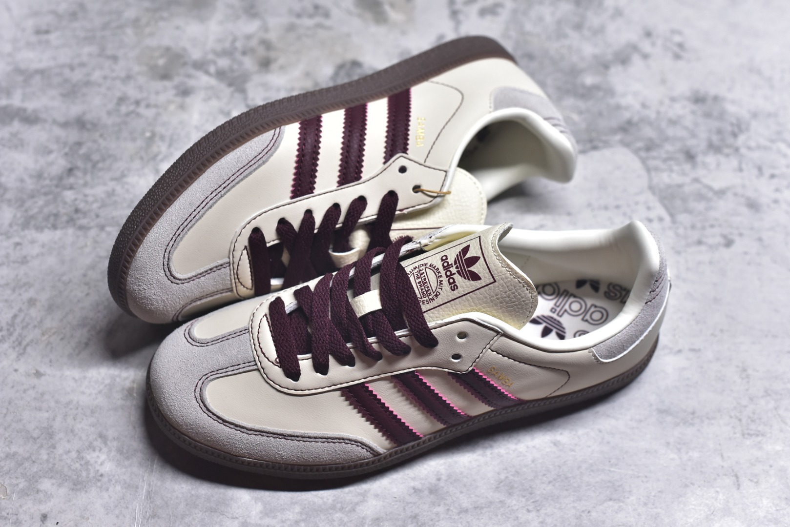 图片[7]-#AD Original Samba 复古经典轻便板鞋 IG1987 这款桑巴鞋展示了高质量的工艺 带有装饰的超锁缝制和无缝的手感 柔软、柔软的皮革造型和标志性的3条纹完成了精致的外观 正规合身鞋带 鞋面上有绒面鞋垫 橡胶鞋底 享受正畸套筒软感 自50年代首次亮相以来就一直在赢得粉丝的青睐 尺码：36-45-选品中心