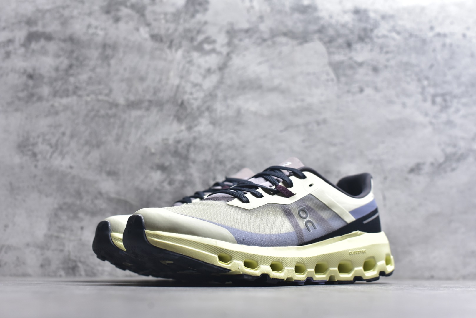 图片[2]-#On昂跑Cloudtilt 2 联名轻量运动休闲跑鞋 杨幂同款，脚感很舒服，鞋底柔软且包裹性好，上脚显腿长，不用系鞋带很方便～ 不管休闲还是运动都很百搭。白色虽然不耐脏，但真的是最好看最显质感的颜色！ 货号：3ME30112854 尺码：36-45-选品中心