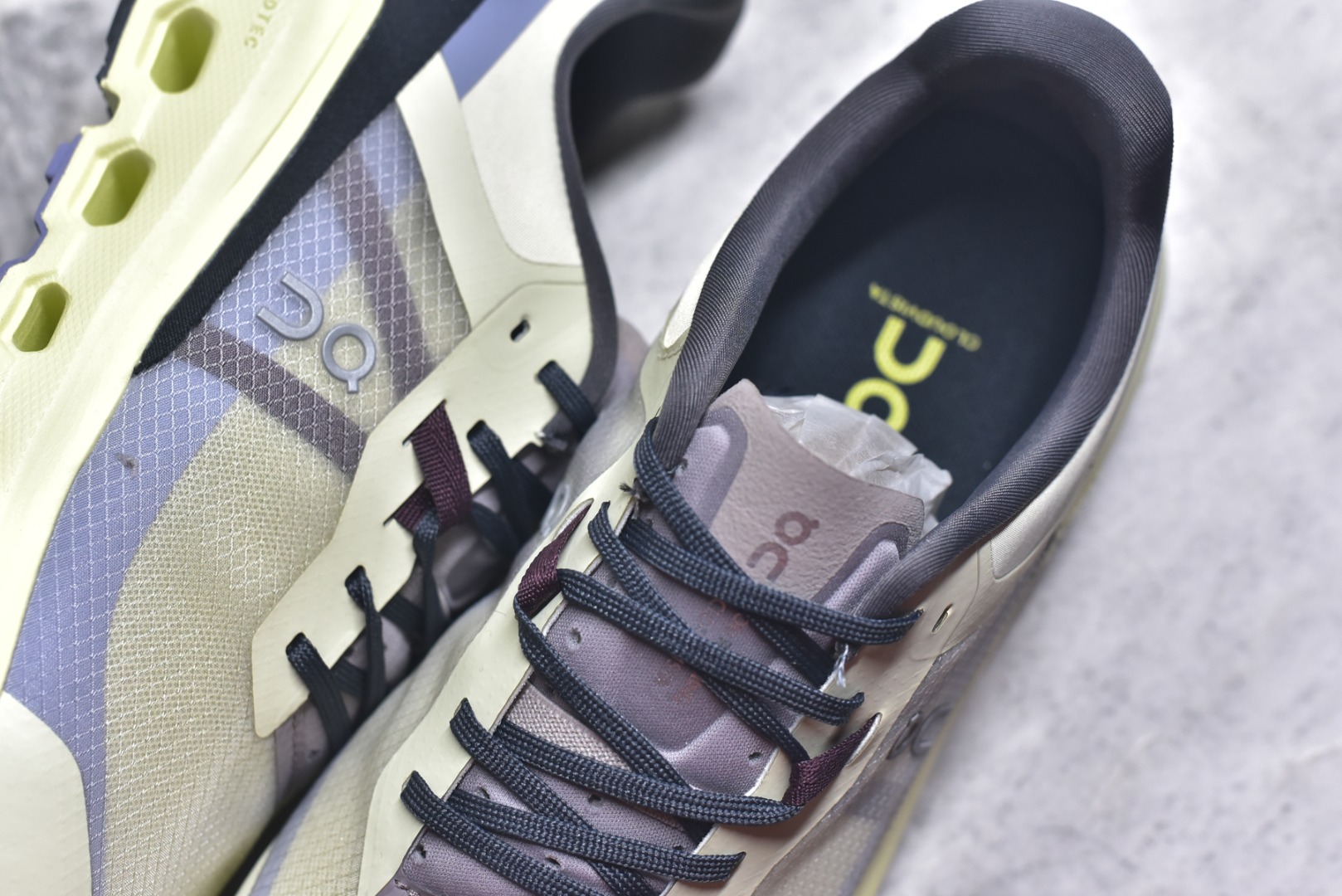 图片[9]-#On昂跑Cloudtilt 2 联名轻量运动休闲跑鞋 杨幂同款，脚感很舒服，鞋底柔软且包裹性好，上脚显腿长，不用系鞋带很方便～ 不管休闲还是运动都很百搭。白色虽然不耐脏，但真的是最好看最显质感的颜色！ 货号：3ME30112854 尺码：36-45-选品中心