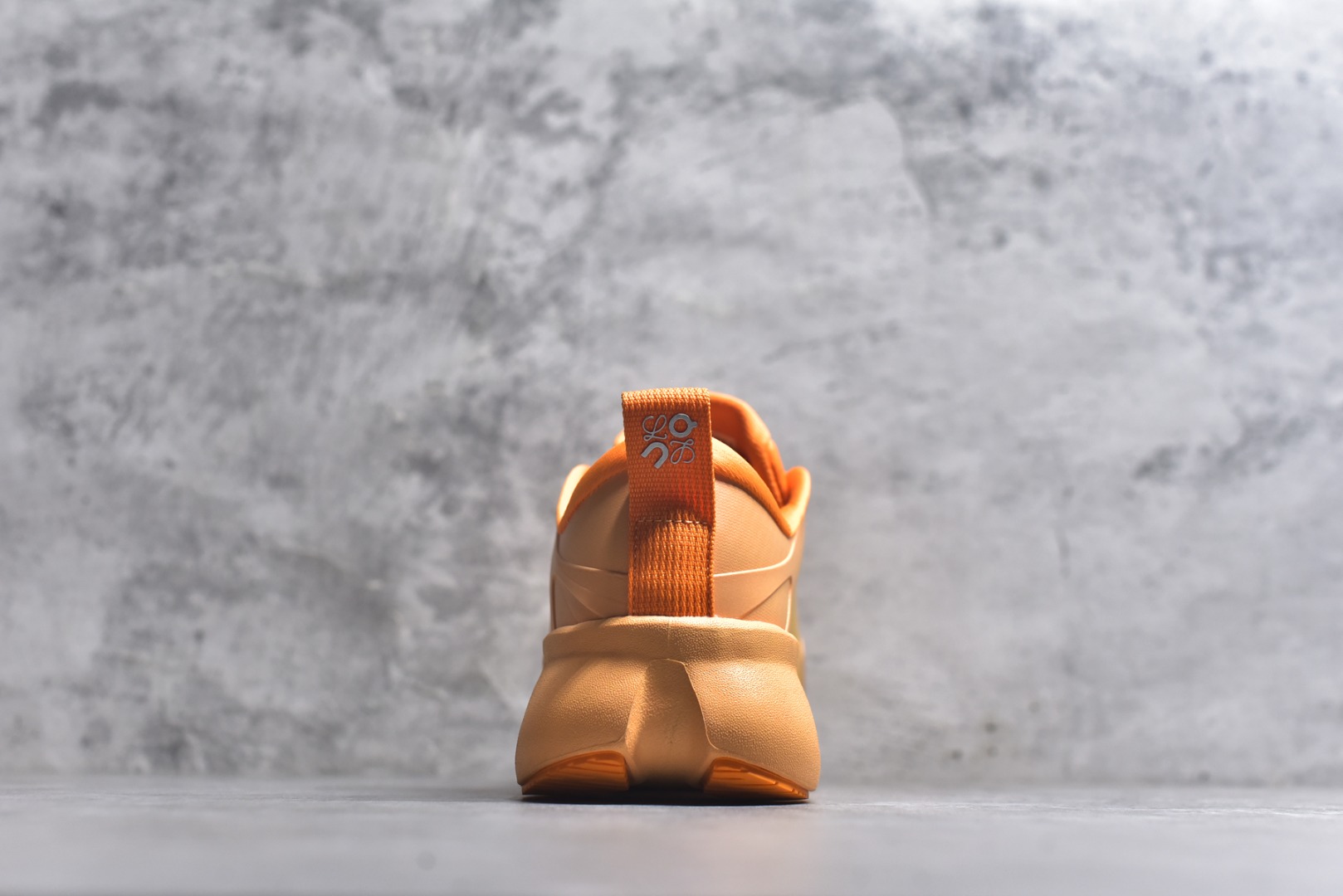 图片[5]-#LOEWE罗意威 x ON昂跑 联名款 Cloudsolo系列 •原鞋一致橡胶底 原版高弹MD 加爆米花料 •正确后跟小蛮腰 •Logo立体有光泽度 •正确鞋头饱满立体 •鞋舌TPU立体高频 •正确鞋面网布多层厚实材料 •后跟织带高频立体 织带上浆加硬 •正确鞋带头滴胶柔软 •正确鞋垫前薄后厚有弹性（欧奈斯材料，非普通海玻璃） 尺码：36 36.5 37 37.5 38 38.5 39 40 40.5 41 42 42.5 43 44 44.5 45 46（真半码）-选品中心