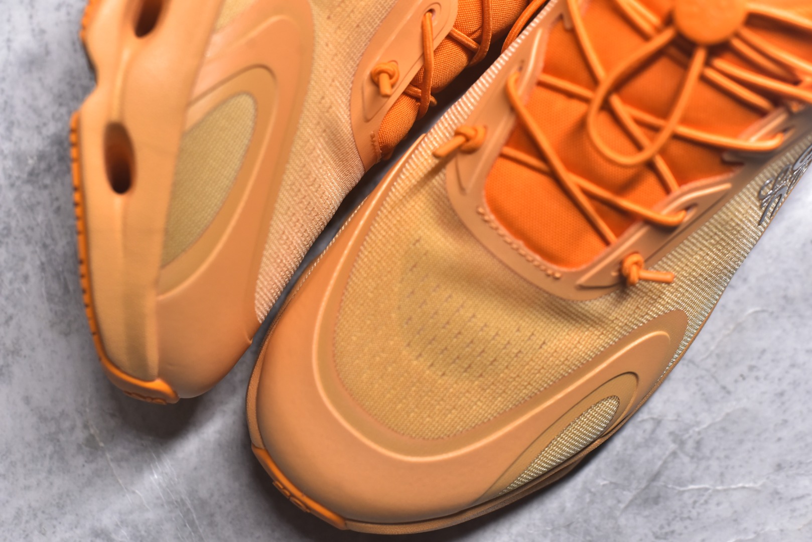 图片[8]-#LOEWE罗意威 x ON昂跑 联名款 Cloudsolo系列 •原鞋一致橡胶底 原版高弹MD 加爆米花料 •正确后跟小蛮腰 •Logo立体有光泽度 •正确鞋头饱满立体 •鞋舌TPU立体高频 •正确鞋面网布多层厚实材料 •后跟织带高频立体 织带上浆加硬 •正确鞋带头滴胶柔软 •正确鞋垫前薄后厚有弹性（欧奈斯材料，非普通海玻璃） 尺码：36 36.5 37 37.5 38 38.5 39 40 40.5 41 42 42.5 43 44 44.5 45 46（真半码）-选品中心