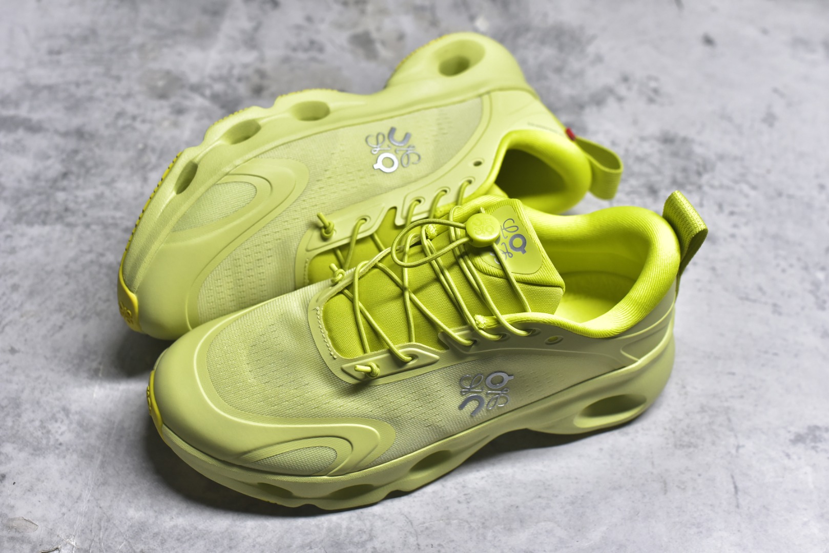 图片[7]-#LOEWE罗意威 x ON昂跑 联名款 Cloudsolo系列 •原鞋一致橡胶底 原版高弹MD 加爆米花料 •正确后跟小蛮腰 •Logo立体有光泽度 •正确鞋头饱满立体 •鞋舌TPU立体高频 •正确鞋面网布多层厚实材料 •后跟织带高频立体 织带上浆加硬 •正确鞋带头滴胶柔软 •正确鞋垫前薄后厚有弹性（欧奈斯材料，非普通海玻璃） 尺码：36 36.5 37 37.5 38 38.5 39 40 40.5 41 42 42.5 43 44 44.5 45 46（真半码）-选品中心