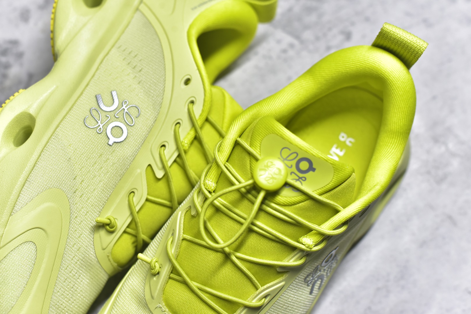 图片[9]-#LOEWE罗意威 x ON昂跑 联名款 Cloudsolo系列 •原鞋一致橡胶底 原版高弹MD 加爆米花料 •正确后跟小蛮腰 •Logo立体有光泽度 •正确鞋头饱满立体 •鞋舌TPU立体高频 •正确鞋面网布多层厚实材料 •后跟织带高频立体 织带上浆加硬 •正确鞋带头滴胶柔软 •正确鞋垫前薄后厚有弹性（欧奈斯材料，非普通海玻璃） 尺码：36 36.5 37 37.5 38 38.5 39 40 40.5 41 42 42.5 43 44 44.5 45 46（真半码）-选品中心