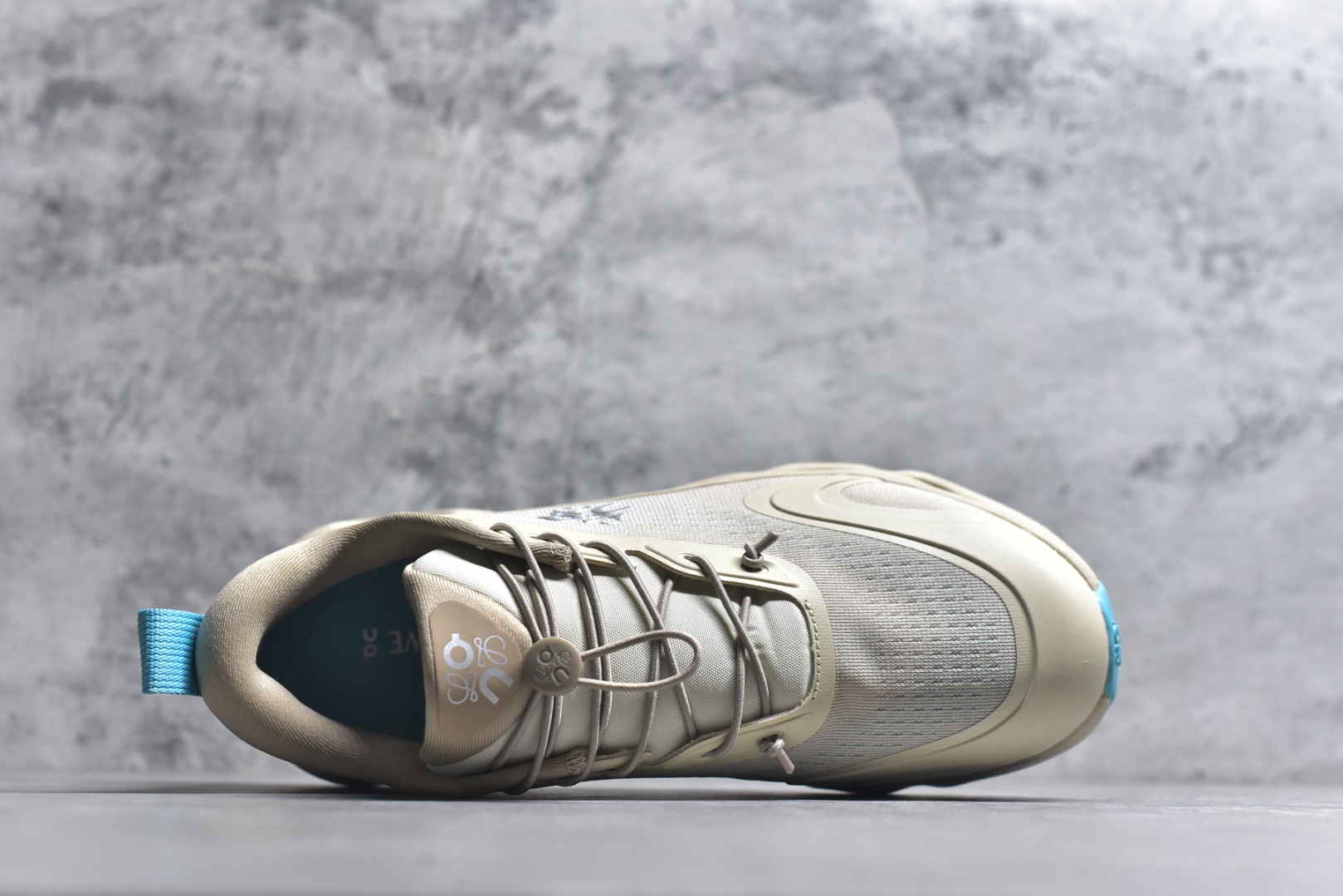 图片[4]-#LOEWE罗意威 x ON昂跑 联名款 Cloudsolo系列 •原鞋一致橡胶底 原版高弹MD 加爆米花料 •正确后跟小蛮腰 •Logo立体有光泽度 •正确鞋头饱满立体 •鞋舌TPU立体高频 •正确鞋面网布多层厚实材料 •后跟织带高频立体 织带上浆加硬 •正确鞋带头滴胶柔软 •正确鞋垫前薄后厚有弹性（欧奈斯材料，非普通海玻璃） 尺码：36 36.5 37 37.5 38 38.5 39 40 40.5 41 42 42.5 43 44 44.5 45 46（真半码）-选品中心