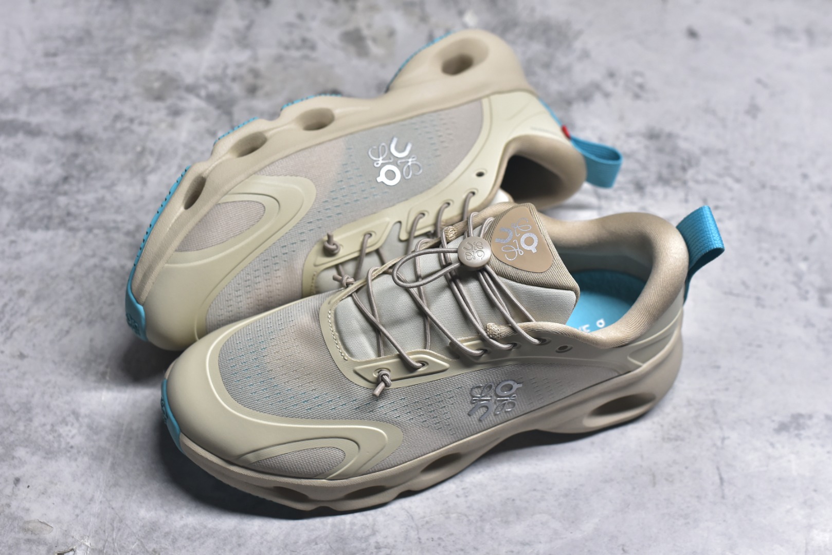 图片[7]-#LOEWE罗意威 x ON昂跑 联名款 Cloudsolo系列 •原鞋一致橡胶底 原版高弹MD 加爆米花料 •正确后跟小蛮腰 •Logo立体有光泽度 •正确鞋头饱满立体 •鞋舌TPU立体高频 •正确鞋面网布多层厚实材料 •后跟织带高频立体 织带上浆加硬 •正确鞋带头滴胶柔软 •正确鞋垫前薄后厚有弹性（欧奈斯材料，非普通海玻璃） 尺码：36 36.5 37 37.5 38 38.5 39 40 40.5 41 42 42.5 43 44 44.5 45 46（真半码）-选品中心