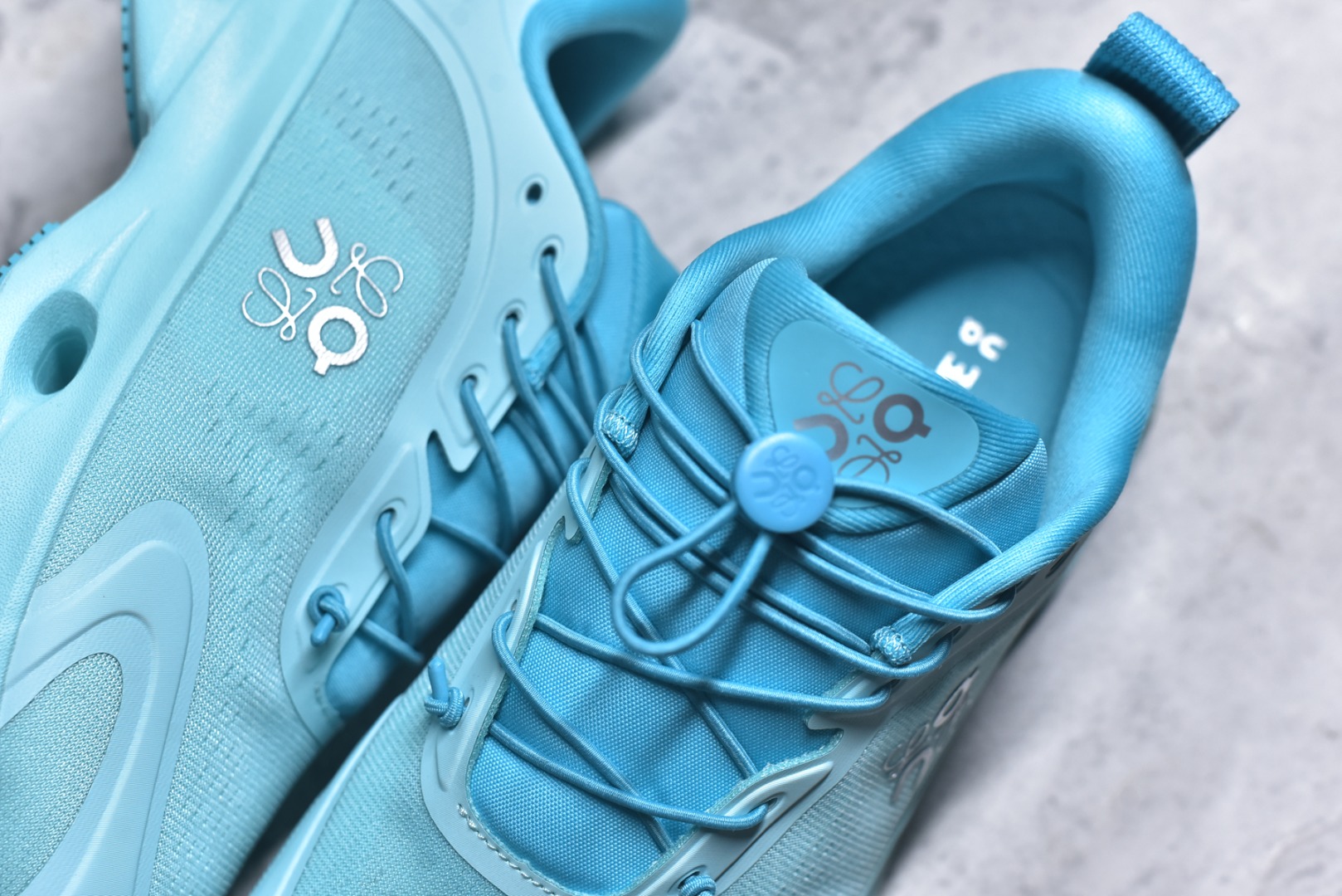 图片[9]-#LOEWE罗意威 x ON昂跑 联名款 Cloudsolo系列 •原鞋一致橡胶底 原版高弹MD 加爆米花料 •正确后跟小蛮腰 •Logo立体有光泽度 •正确鞋头饱满立体 •鞋舌TPU立体高频 •正确鞋面网布多层厚实材料 •后跟织带高频立体 织带上浆加硬 •正确鞋带头滴胶柔软 •正确鞋垫前薄后厚有弹性（欧奈斯材料，非普通海玻璃） 尺码：36 36.5 37 37.5 38 38.5 39 40 40.5 41 42 42.5 43 44 44.5 45 46（真半码）-选品中心