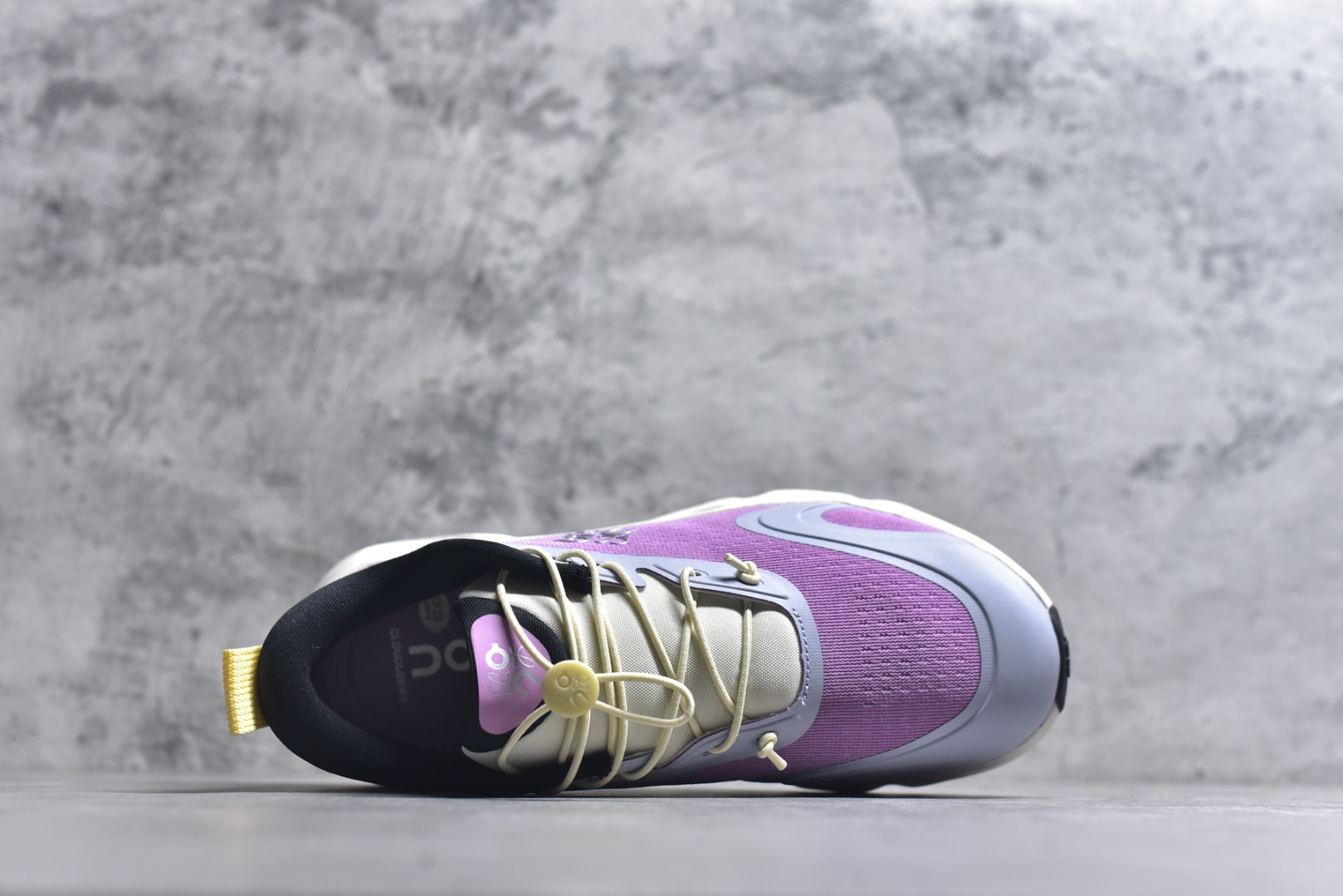 图片[4]-#LOEWE罗意威 x ON昂跑 联名款 Cloudsolo系列 •原鞋一致橡胶底 原版高弹MD 加爆米花料 •正确后跟小蛮腰 •Logo立体有光泽度 •正确鞋头饱满立体 •鞋舌TPU立体高频 •正确鞋面网布多层厚实材料 •后跟织带高频立体 织带上浆加硬 •正确鞋带头滴胶柔软 •正确鞋垫前薄后厚有弹性（欧奈斯材料，非普通海玻璃） 尺码：36 36.5 37 37.5 38 38.5 39 40 40.5 41 42 42.5 43 44 44.5 45 46（真半码）-选品中心