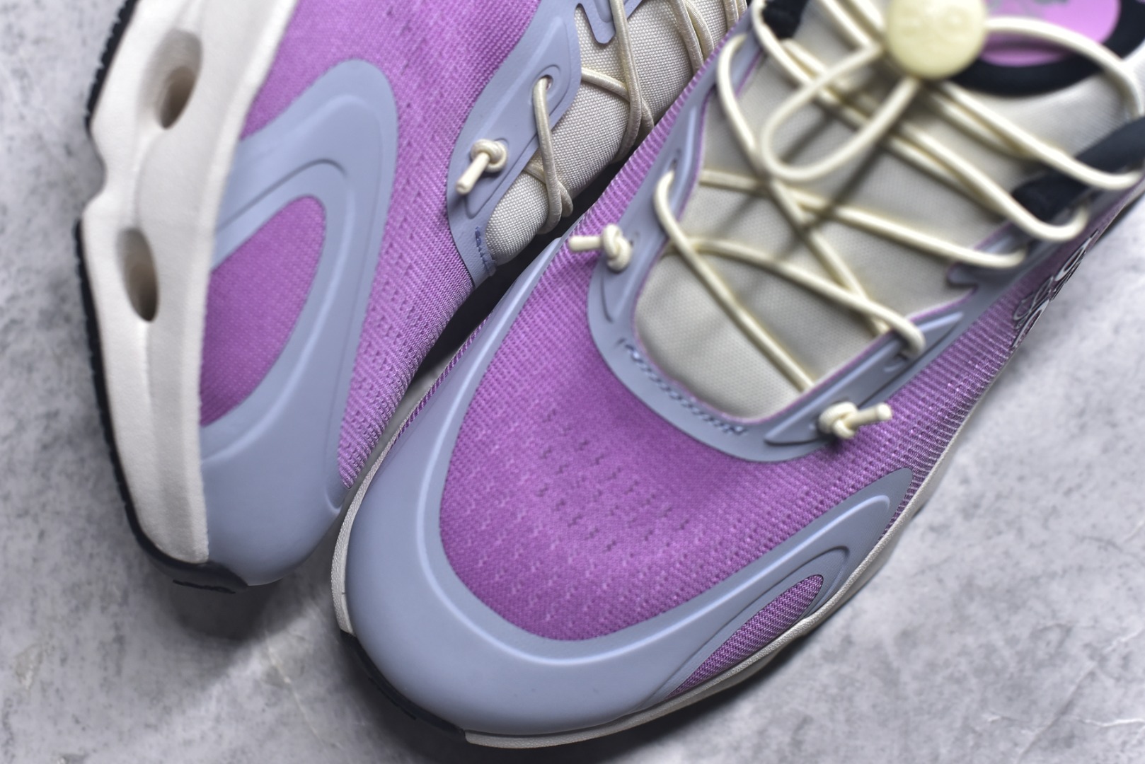 图片[8]-#LOEWE罗意威 x ON昂跑 联名款 Cloudsolo系列 •原鞋一致橡胶底 原版高弹MD 加爆米花料 •正确后跟小蛮腰 •Logo立体有光泽度 •正确鞋头饱满立体 •鞋舌TPU立体高频 •正确鞋面网布多层厚实材料 •后跟织带高频立体 织带上浆加硬 •正确鞋带头滴胶柔软 •正确鞋垫前薄后厚有弹性（欧奈斯材料，非普通海玻璃） 尺码：36 36.5 37 37.5 38 38.5 39 40 40.5 41 42 42.5 43 44 44.5 45 46（真半码）-选品中心