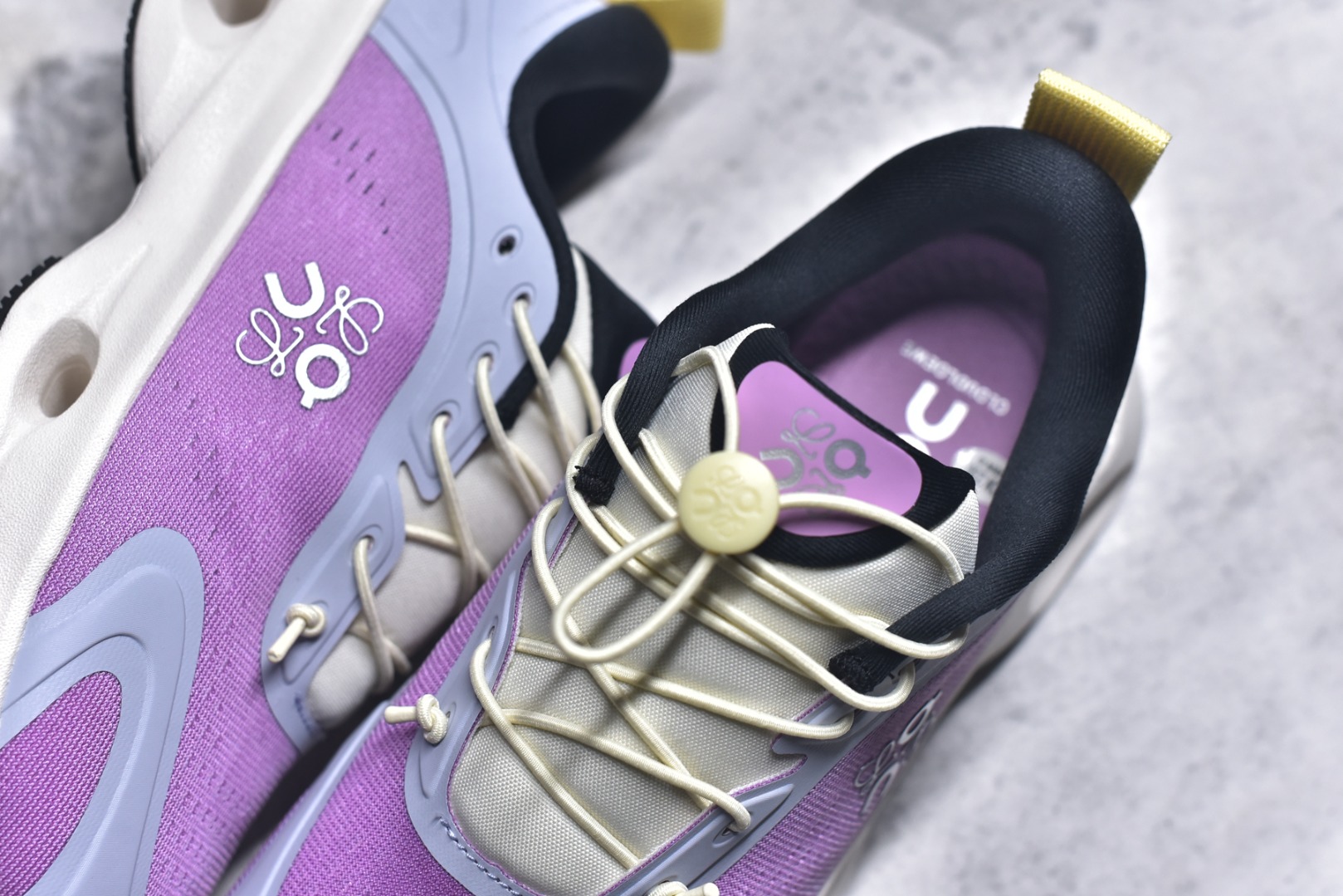 图片[9]-#LOEWE罗意威 x ON昂跑 联名款 Cloudsolo系列 •原鞋一致橡胶底 原版高弹MD 加爆米花料 •正确后跟小蛮腰 •Logo立体有光泽度 •正确鞋头饱满立体 •鞋舌TPU立体高频 •正确鞋面网布多层厚实材料 •后跟织带高频立体 织带上浆加硬 •正确鞋带头滴胶柔软 •正确鞋垫前薄后厚有弹性（欧奈斯材料，非普通海玻璃） 尺码：36 36.5 37 37.5 38 38.5 39 40 40.5 41 42 42.5 43 44 44.5 45 46（真半码）-选品中心