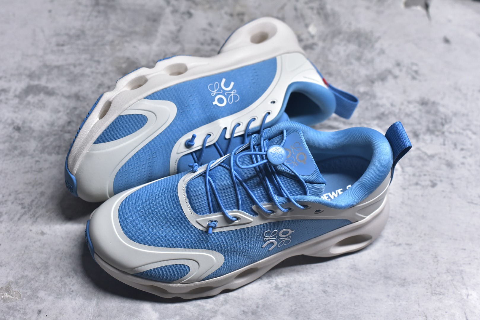 图片[7]-#LOEWE罗意威 x ON昂跑 联名款 Cloudsolo系列 •原鞋一致橡胶底 原版高弹MD 加爆米花料 •正确后跟小蛮腰 •Logo立体有光泽度 •正确鞋头饱满立体 •鞋舌TPU立体高频 •正确鞋面网布多层厚实材料 •后跟织带高频立体 织带上浆加硬 •正确鞋带头滴胶柔软 •正确鞋垫前薄后厚有弹性（欧奈斯材料，非普通海玻璃） 尺码：36 36.5 37 37.5 38 38.5 39 40 40.5 41 42 42.5 43 44 44.5 45 46（真半码）-选品中心