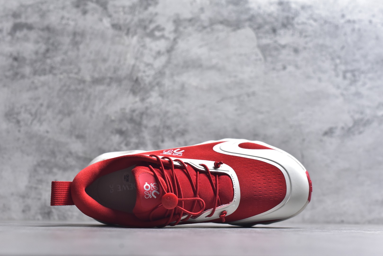 图片[4]-#LOEWE罗意威 x ON昂跑 联名款 Cloudsolo系列 •原鞋一致橡胶底 原版高弹MD 加爆米花料 •正确后跟小蛮腰 •Logo立体有光泽度 •正确鞋头饱满立体 •鞋舌TPU立体高频 •正确鞋面网布多层厚实材料 •后跟织带高频立体 织带上浆加硬 •正确鞋带头滴胶柔软 •正确鞋垫前薄后厚有弹性（欧奈斯材料，非普通海玻璃） 尺码：36 36.5 37 37.5 38 38.5 39 40 40.5 41 42 42.5 43 44 44.5 45 46（真半码）-选品中心