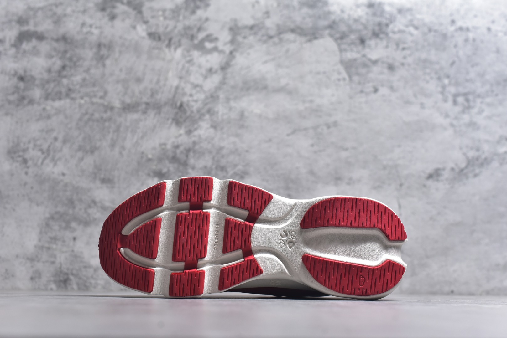 图片[6]-#LOEWE罗意威 x ON昂跑 联名款 Cloudsolo系列 •原鞋一致橡胶底 原版高弹MD 加爆米花料 •正确后跟小蛮腰 •Logo立体有光泽度 •正确鞋头饱满立体 •鞋舌TPU立体高频 •正确鞋面网布多层厚实材料 •后跟织带高频立体 织带上浆加硬 •正确鞋带头滴胶柔软 •正确鞋垫前薄后厚有弹性（欧奈斯材料，非普通海玻璃） 尺码：36 36.5 37 37.5 38 38.5 39 40 40.5 41 42 42.5 43 44 44.5 45 46（真半码）-选品中心