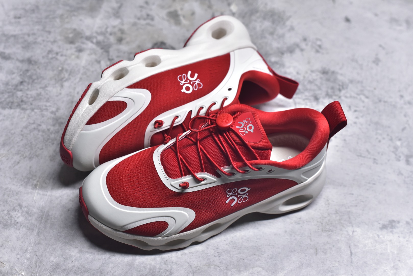 图片[7]-#LOEWE罗意威 x ON昂跑 联名款 Cloudsolo系列 •原鞋一致橡胶底 原版高弹MD 加爆米花料 •正确后跟小蛮腰 •Logo立体有光泽度 •正确鞋头饱满立体 •鞋舌TPU立体高频 •正确鞋面网布多层厚实材料 •后跟织带高频立体 织带上浆加硬 •正确鞋带头滴胶柔软 •正确鞋垫前薄后厚有弹性（欧奈斯材料，非普通海玻璃） 尺码：36 36.5 37 37.5 38 38.5 39 40 40.5 41 42 42.5 43 44 44.5 45 46（真半码）-选品中心