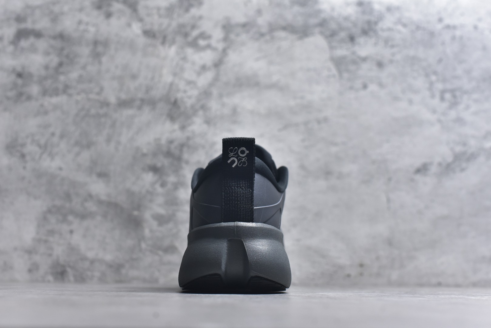 图片[5]-#LOEWE罗意威 x ON昂跑 联名款 Cloudsolo系列 •原鞋一致橡胶底 原版高弹MD 加爆米花料 •正确后跟小蛮腰 •Logo立体有光泽度 •正确鞋头饱满立体 •鞋舌TPU立体高频 •正确鞋面网布多层厚实材料 •后跟织带高频立体 织带上浆加硬 •正确鞋带头滴胶柔软 •正确鞋垫前薄后厚有弹性（欧奈斯材料，非普通海玻璃） 尺码：36 36.5 37 37.5 38 38.5 39 40 40.5 41 42 42.5 43 44 44.5 45 46（真半码）-选品中心