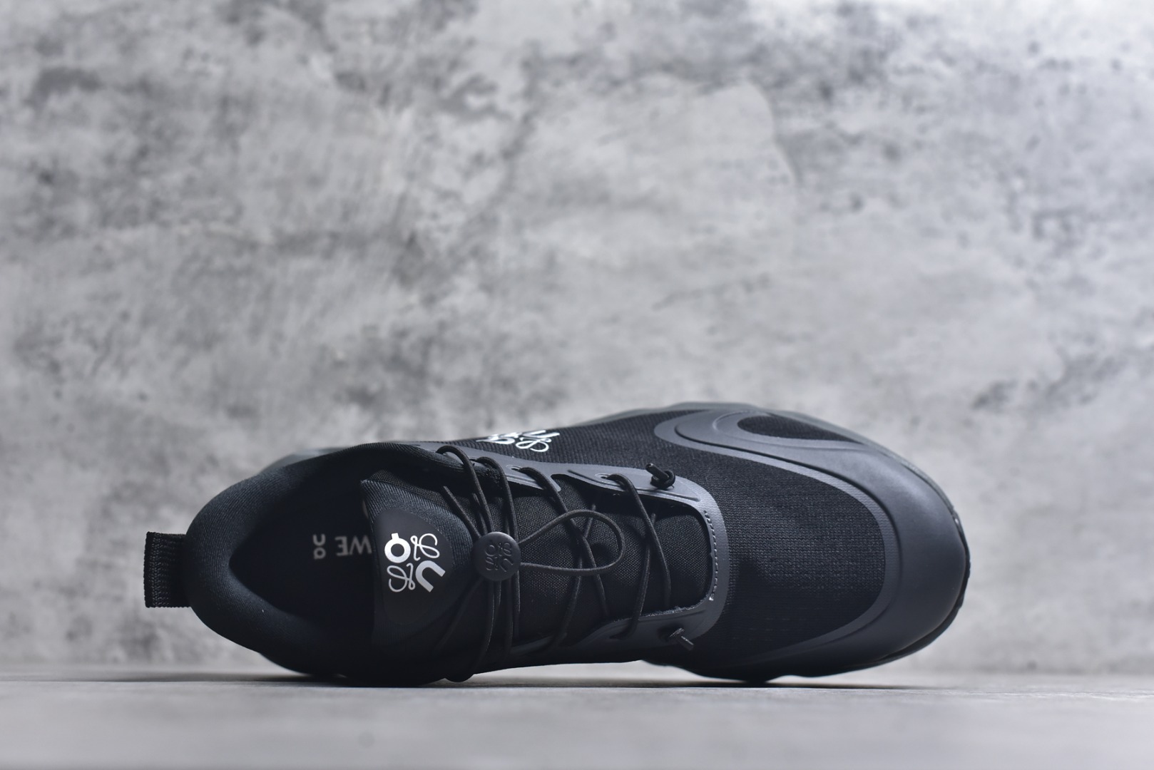 图片[4]-#LOEWE罗意威 x ON昂跑 联名款 Cloudsolo系列 •原鞋一致橡胶底 原版高弹MD 加爆米花料 •正确后跟小蛮腰 •Logo立体有光泽度 •正确鞋头饱满立体 •鞋舌TPU立体高频 •正确鞋面网布多层厚实材料 •后跟织带高频立体 织带上浆加硬 •正确鞋带头滴胶柔软 •正确鞋垫前薄后厚有弹性（欧奈斯材料，非普通海玻璃） 尺码：36 36.5 37 37.5 38 38.5 39 40 40.5 41 42 42.5 43 44 44.5 45 46（真半码）-选品中心