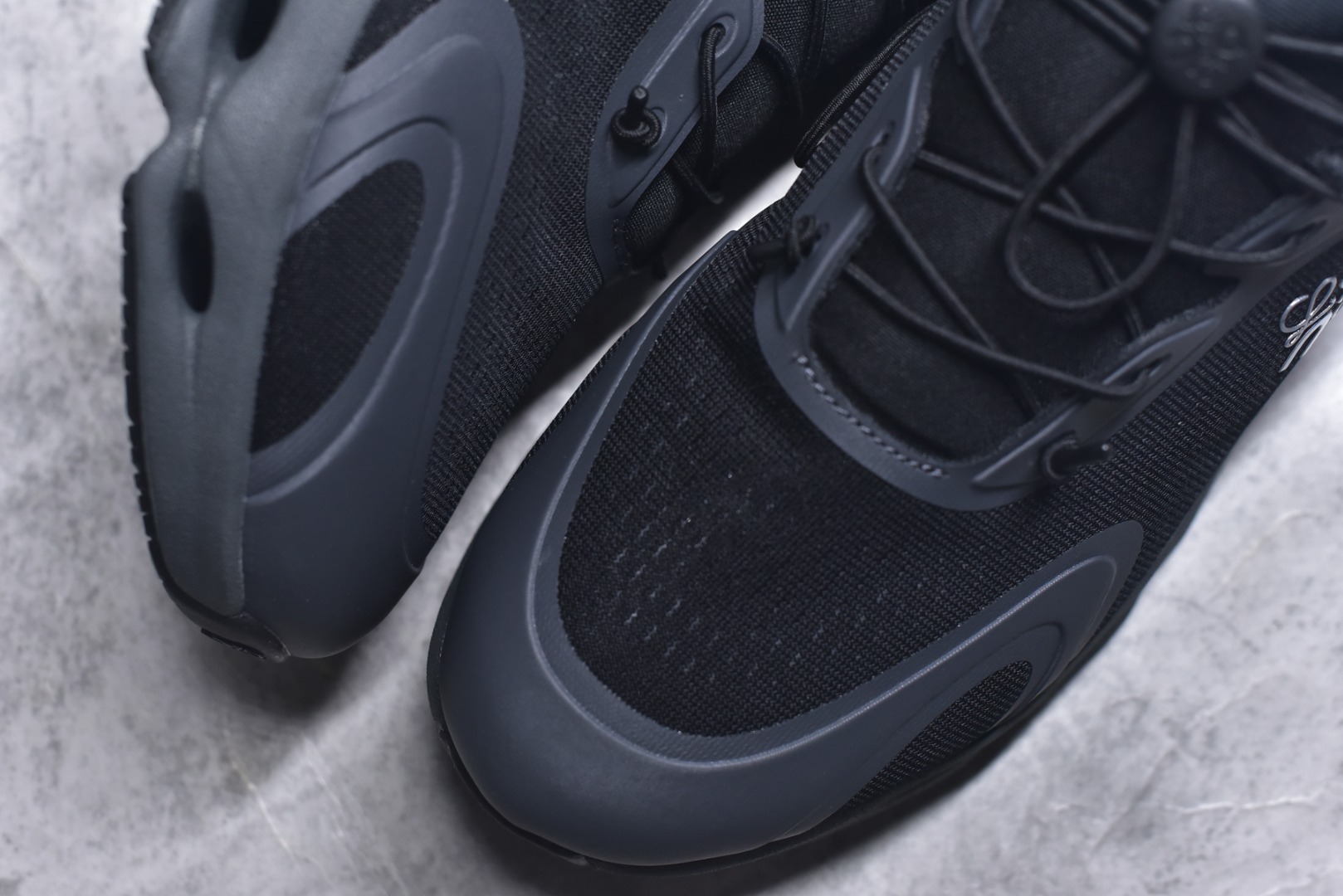 图片[8]-#LOEWE罗意威 x ON昂跑 联名款 Cloudsolo系列 •原鞋一致橡胶底 原版高弹MD 加爆米花料 •正确后跟小蛮腰 •Logo立体有光泽度 •正确鞋头饱满立体 •鞋舌TPU立体高频 •正确鞋面网布多层厚实材料 •后跟织带高频立体 织带上浆加硬 •正确鞋带头滴胶柔软 •正确鞋垫前薄后厚有弹性（欧奈斯材料，非普通海玻璃） 尺码：36 36.5 37 37.5 38 38.5 39 40 40.5 41 42 42.5 43 44 44.5 45 46（真半码）-选品中心