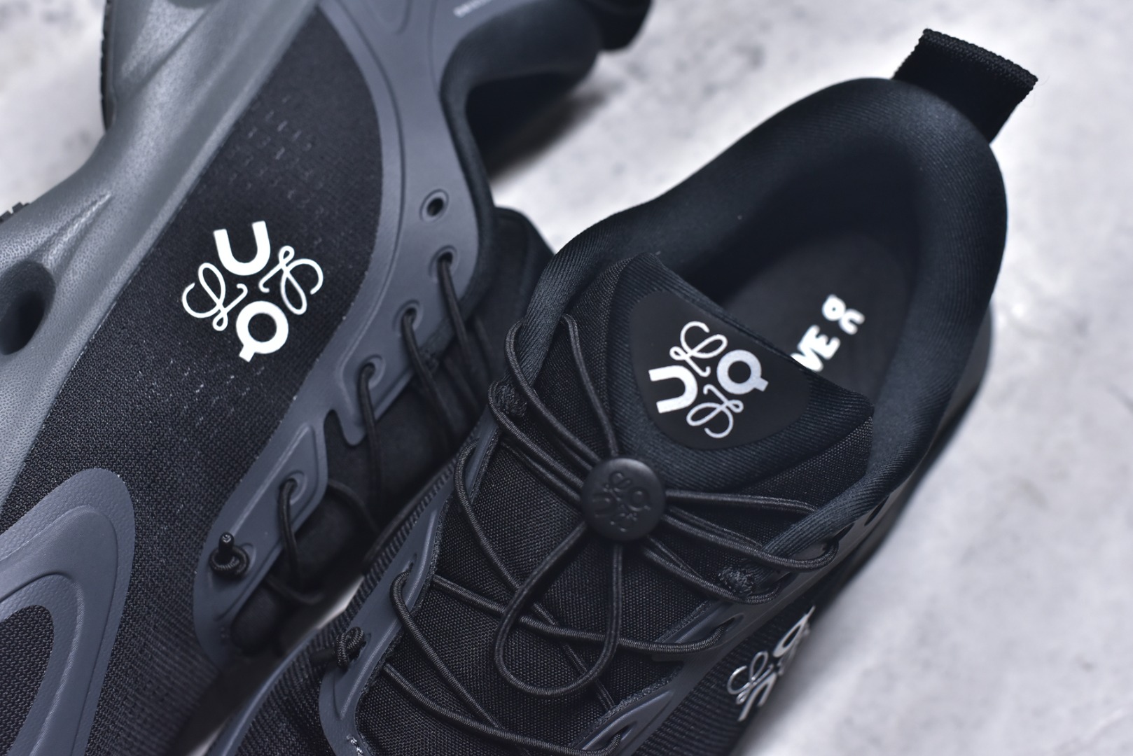 图片[9]-#LOEWE罗意威 x ON昂跑 联名款 Cloudsolo系列 •原鞋一致橡胶底 原版高弹MD 加爆米花料 •正确后跟小蛮腰 •Logo立体有光泽度 •正确鞋头饱满立体 •鞋舌TPU立体高频 •正确鞋面网布多层厚实材料 •后跟织带高频立体 织带上浆加硬 •正确鞋带头滴胶柔软 •正确鞋垫前薄后厚有弹性（欧奈斯材料，非普通海玻璃） 尺码：36 36.5 37 37.5 38 38.5 39 40 40.5 41 42 42.5 43 44 44.5 45 46（真半码）-选品中心