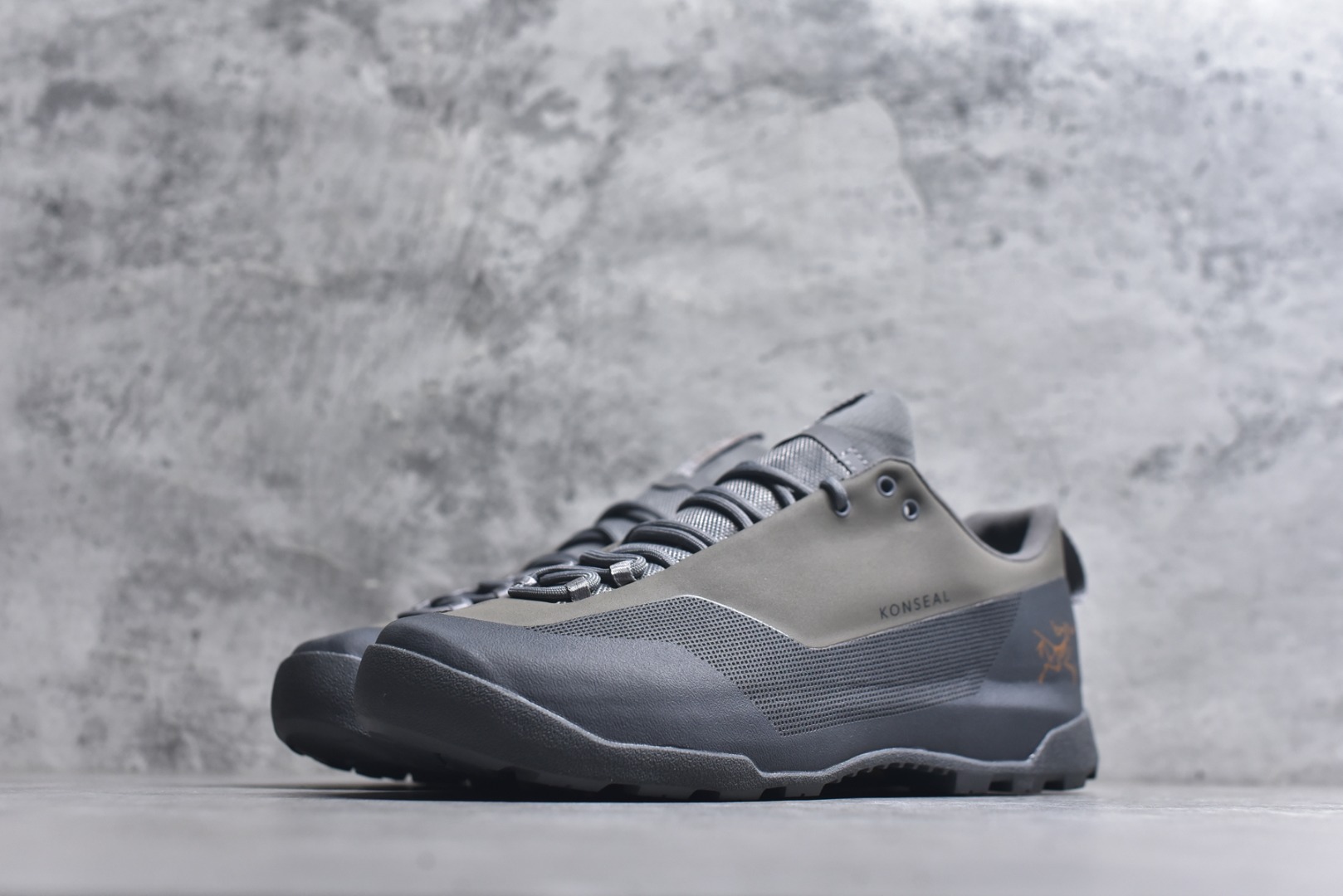 图片[2]-#Arcteryx始祖鸟KONSEAL WOMEN舒适 防滑耐磨透气支撑抓地 登山鞋户外登山徒步，超轻量化舒适透气户外徒步登山攀登鞋，始祖鸟LT 🧑‍🤝‍🧑款轻量登山鞋还可用作光脚穿着的便鞋，登山，攀岩鞋高山专用攀岩装备，活动快捷、 LT 高性能的简约设计，轻量化保护周全而耐磨。 尺码：36-45-选品中心