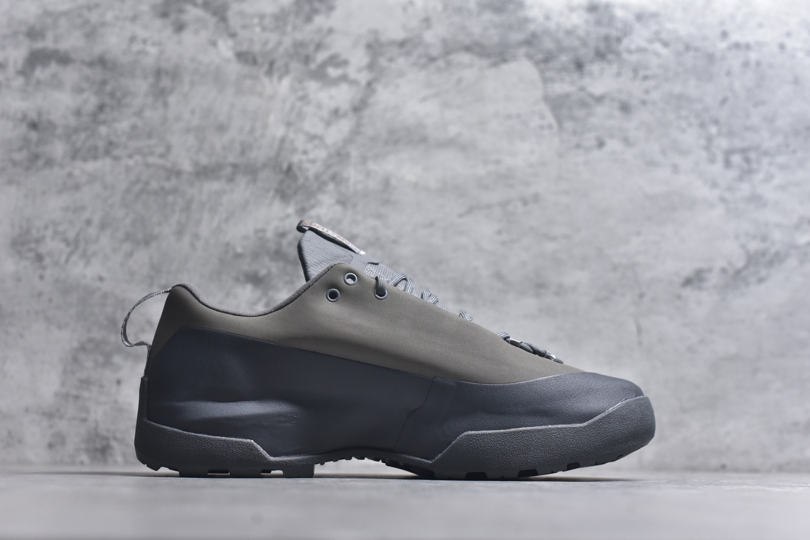 图片[3]-#Arcteryx始祖鸟KONSEAL WOMEN舒适 防滑耐磨透气支撑抓地 登山鞋户外登山徒步，超轻量化舒适透气户外徒步登山攀登鞋，始祖鸟LT 🧑‍🤝‍🧑款轻量登山鞋还可用作光脚穿着的便鞋，登山，攀岩鞋高山专用攀岩装备，活动快捷、 LT 高性能的简约设计，轻量化保护周全而耐磨。 尺码：36-45-选品中心