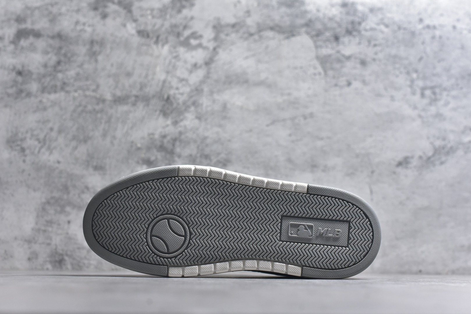 图片[6]-#MLB 灰色 3ASXP025N（GP016）50GRS 男女鞋 35-44-选品中心