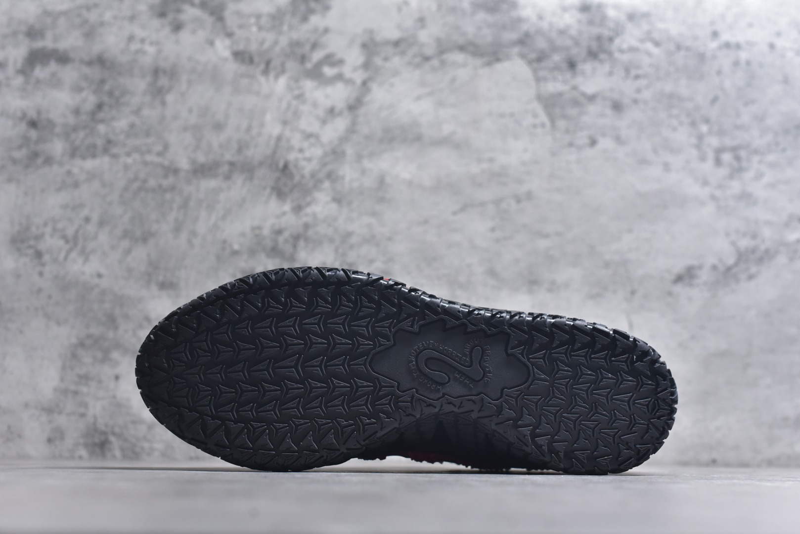 图片[6]-#Jurassic Park x Nike Ja 3 莫兰特三代 舒适贴合 篮球鞋 男款 炭灰色 轻便低帮篮球鞋 IU7240-001 全新版本重磅登场 历时半年全力打造 实战脚感完美 T1品质 完美版型细节做工 【顶配缓震】独家革新搭载 前掌5mm TURBO气垫 兼具贴地与缓震！（正品仅长方形小气垫）➕后掌大马蹄14mm厚 气垫 提高后掌缓震极限 （正品后掌无气垫） 【顶级抗扭】 搭载硬度65HC 发泡中底框架 ➕高强度中足抗扭片 革新升级 赛事级抗扭水平！独此一家 【顶级支撑】鞋身侧向包裹 双层补强层 200斤以上选手 也可驾驭（正品仅一层）对比市场货品偷工减料 不可同日而语！ 气垫气压上脚即可感受！鞋底止滑配方 无需磨合 原地起飞🛫 尺码：40-47.5-选品中心