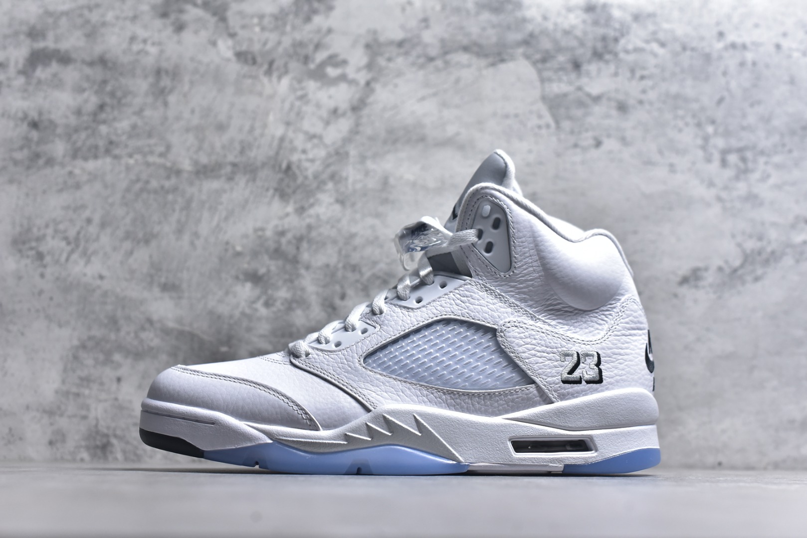 #Air Jordan 5 AJ5 “复刻白银” HQ7978-103 原厂材料 原厂模具 原厂楦头 市场正确版本 区分错版 国内一线大厂出品 匠心打造 原厂皮料原厂数据 全新纸板 模具打造 外贸 平台高端零售专供品质 品质毋庸置疑 一眼正品既视感 细节均已解码 尺码：40 40.5 41 42 42.5 43 44 44.5 45 46 47.5 48.5-选品中心