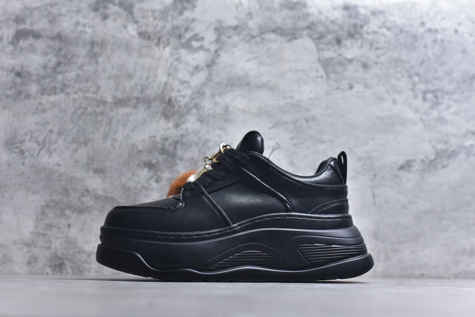 #GG-CC GG-CC Chunky Low 厚底增高运动老爹鞋 广东大厂出品 2024夏季透气网面老爹鞋系列 时髦look轻松定格 不费力展现率性氛围 酷帅机能风不规则设计 7cm增高厚底 大长腿既视感轻松拿捏 货号： G25X4475B 尺码：35 36 37 38 39 40-选品中心