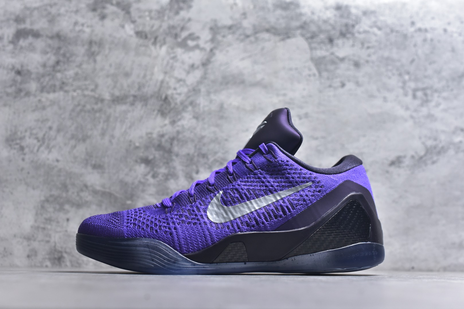 #NK Kobe 9 Low EM PE 科比九代舒适减震防滑低帮篮球鞋 紫色 IM0465-500 React科技鞋垫加持 实战配置直接拉满 原楦纸板开发 鞋身流线型、后跟塑形 区分土肥圆 原厂针织鞋面一针一线匹配原版 全身鞋材卡料色独家定制 唯一万针立体刺绣SWOOSH 真实底模最大48.5 实战利器 专供海外市场 尺码：40 40.5 41 42 42.5 43 44 44.5 45 46 47.5 48.5 （脚宽、脚胖 建议买大半码）-选品中心