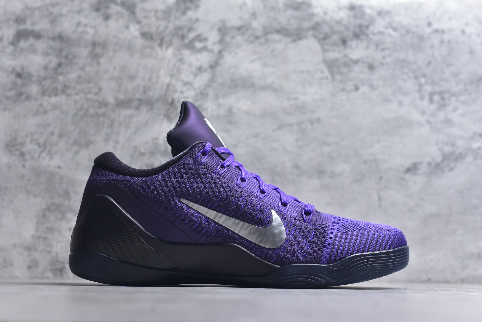 图片[3]-#NK Kobe 9 Low EM PE 科比九代舒适减震防滑低帮篮球鞋 紫色 IM0465-500 React科技鞋垫加持 实战配置直接拉满 原楦纸板开发 鞋身流线型、后跟塑形 区分土肥圆 原厂针织鞋面一针一线匹配原版 全身鞋材卡料色独家定制 唯一万针立体刺绣SWOOSH 真实底模最大48.5 实战利器 专供海外市场 尺码：40 40.5 41 42 42.5 43 44 44.5 45 46 47.5 48.5 （脚宽、脚胖 建议买大半码）-选品中心