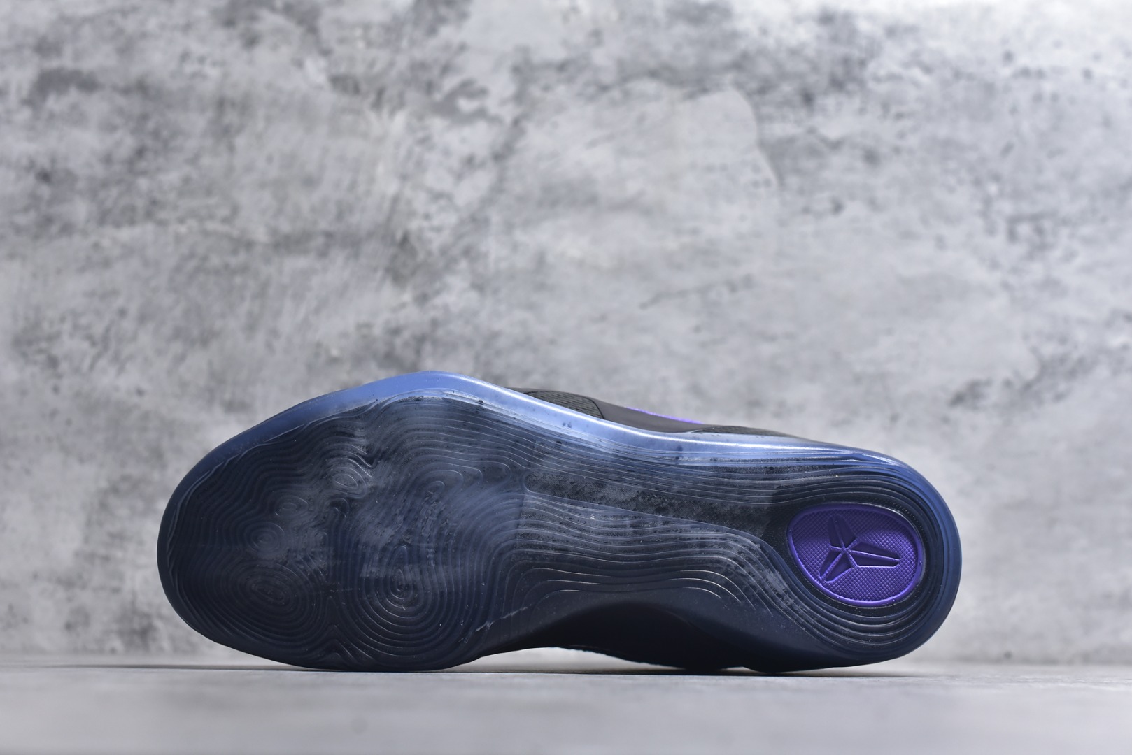 图片[6]-#NK Kobe 9 Low EM PE 科比九代舒适减震防滑低帮篮球鞋 紫色 IM0465-500 React科技鞋垫加持 实战配置直接拉满 原楦纸板开发 鞋身流线型、后跟塑形 区分土肥圆 原厂针织鞋面一针一线匹配原版 全身鞋材卡料色独家定制 唯一万针立体刺绣SWOOSH 真实底模最大48.5 实战利器 专供海外市场 尺码：40 40.5 41 42 42.5 43 44 44.5 45 46 47.5 48.5 （脚宽、脚胖 建议买大半码）-选品中心