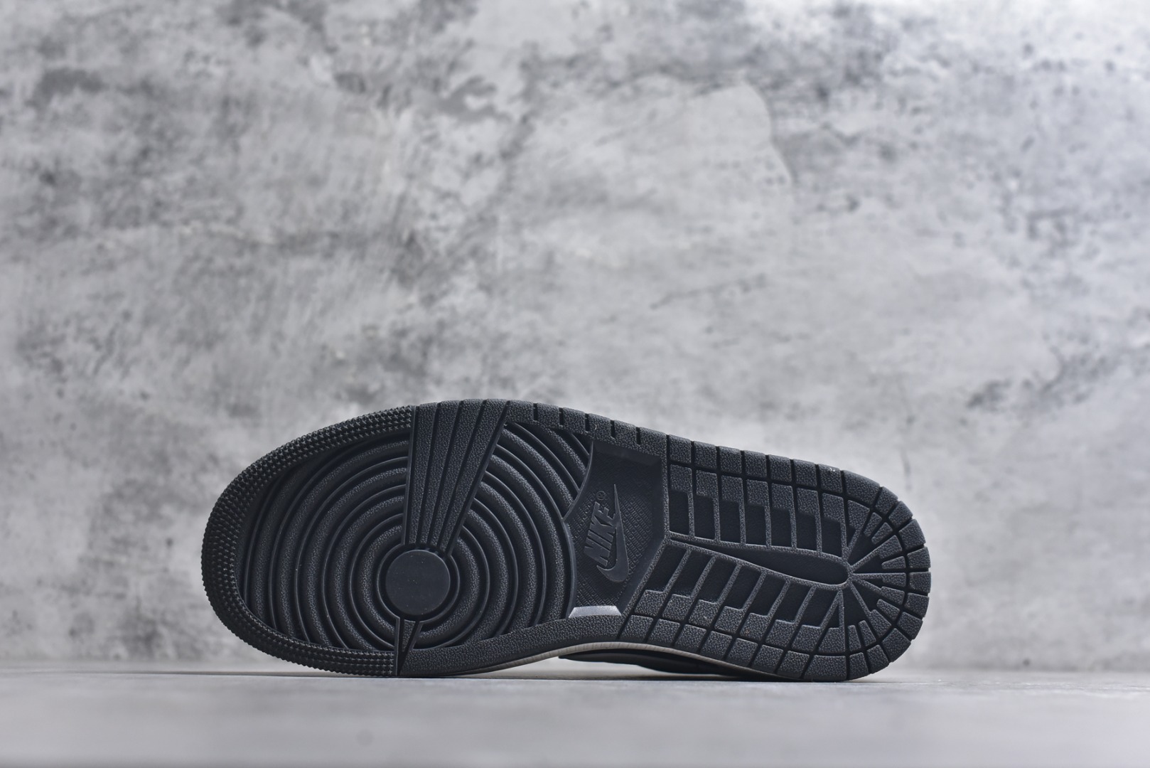 图片[6]-#Air Jordan AJ1 Low 低帮 IB7109-004 全新流水线出品 DT版本唯一平替选择 市场第二梯队最强版 全部原鞋开发 原楦原纸板开发 全鞋电脑针车 原厂内置全掌气垫 原盒内在原标 唯一Zp原版鞋带绑法 免检产品 全新2022版型 全头层皮料 完美零毛边处理 原厂配置全掌气垫 价格定位良心 几十个配色陆续出货 实拍调校N版已经零色差零失真 百分百还原实物色彩所见即所得 不存在货不对板色差等低级问题 选购参考实物拍摄 不混卖不参货 只用心做好货严格选品 承诺混一赔十 尺码：36 36.5 37.5 38 38.5 39 40 40.5 41 42 42.5 43 44 44.5 45-选品中心