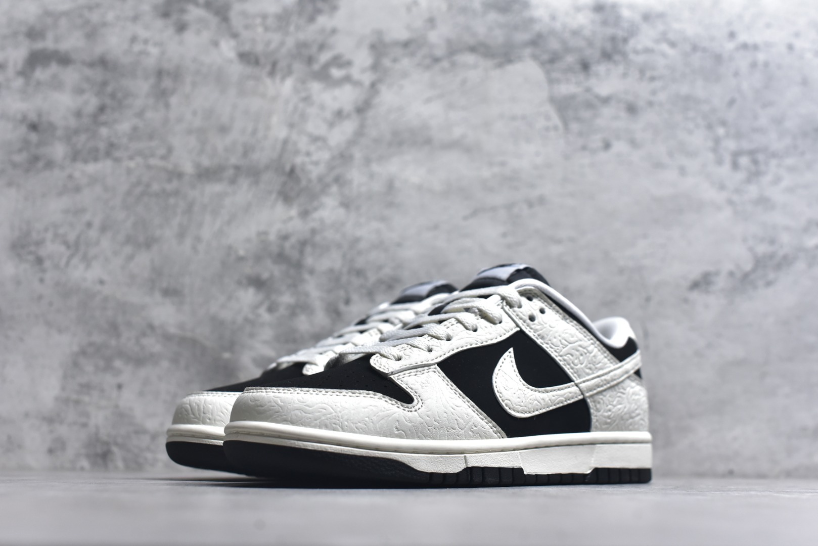 图片[2]-#Nike SB Dunk Low 马年限定 低帮休闲板鞋 IF3944-001 尺码：35.5 36 36.5 37.5 38 38.5 39 40 40.5 41 42 42.5 43 44-选品中心