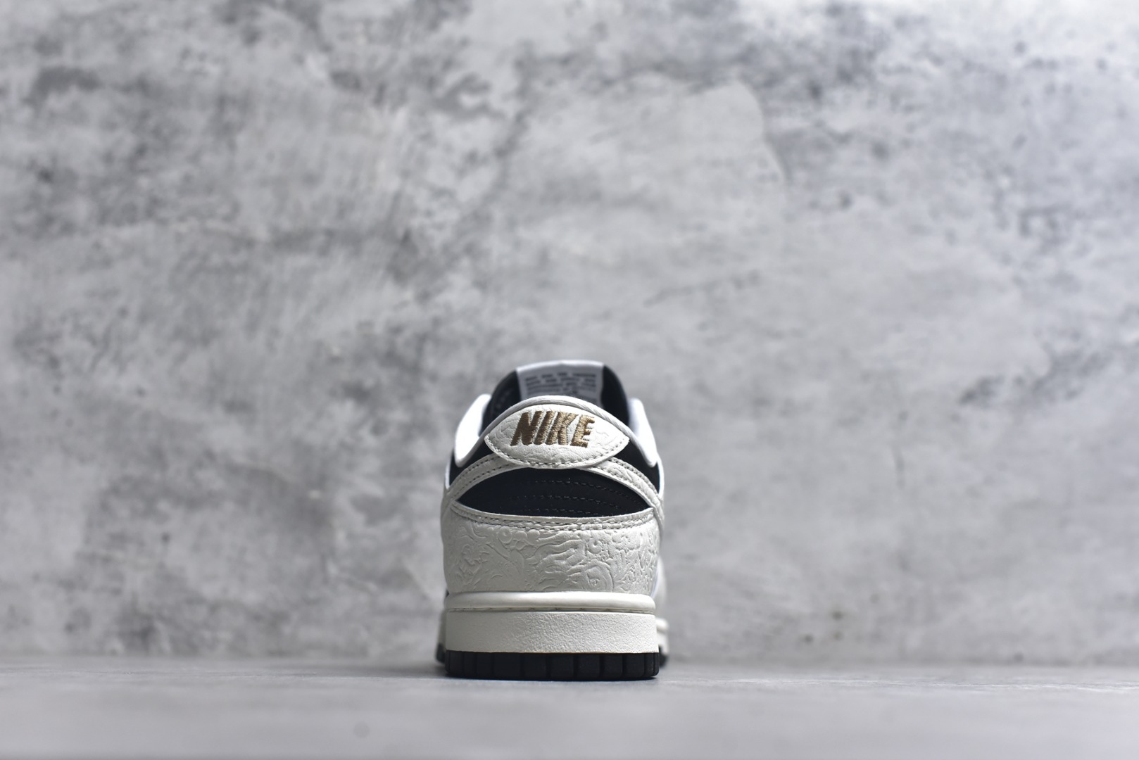 图片[5]-#Nike SB Dunk Low 马年限定 低帮休闲板鞋 IF3944-001 尺码：35.5 36 36.5 37.5 38 38.5 39 40 40.5 41 42 42.5 43 44-选品中心