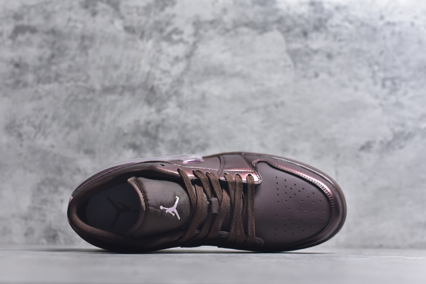 图片[4]-#Air Jordan AJ1 Low 低帮 IQ9787-262 全新流水线出品 DT版本唯一平替选择 市场第二梯队最强版 全部原鞋开发 原楦原纸板开发 全鞋电脑针车 原厂内置全掌气垫 原盒内在原标 唯一Zp原版鞋带绑法 免检产品 全新2022版型 全头层皮料 完美零毛边处理 原厂配置全掌气垫 价格定位良心 几十个配色陆续出货 实拍调校N版已经零色差零失真 百分百还原实物色彩所见即所得 不存在货不对板色差等低级问题 选购参考实物拍摄 不混卖不参货 只用心做好货严格选品 承诺混一赔十 尺码：36 36.5 37.5 38 38.5 39 40 40.5 41 42 42.5 43 44 44.5 45-选品中心